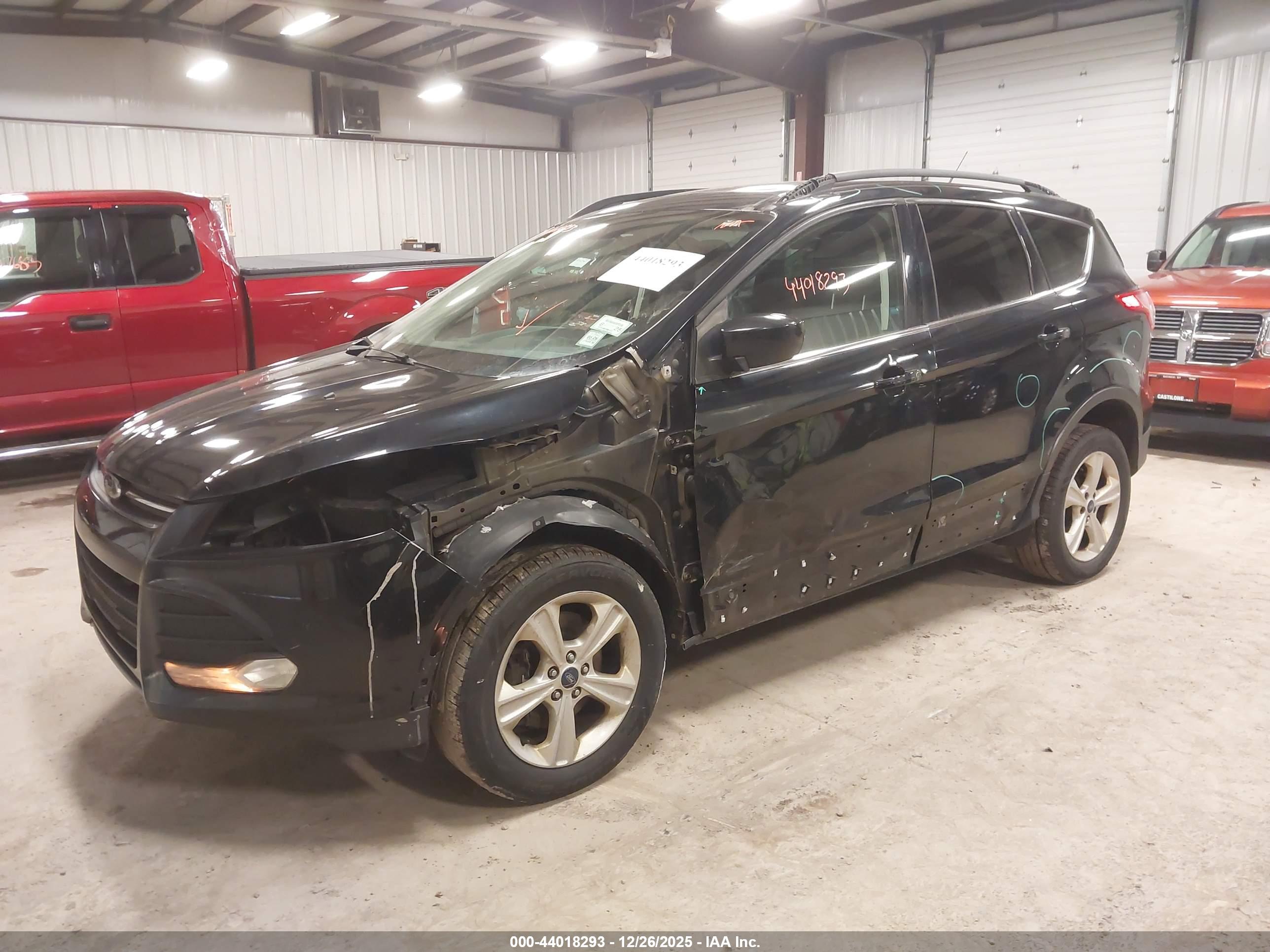 FORD ESCAPE image 2