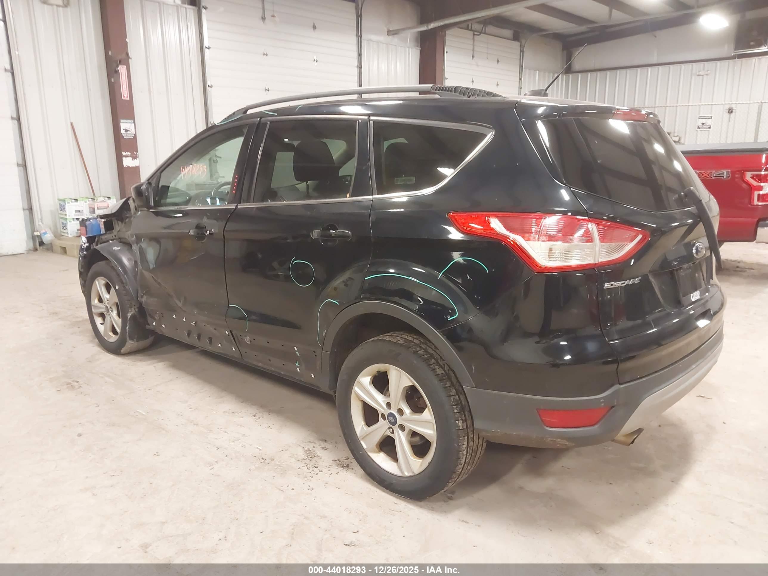 FORD ESCAPE image 3