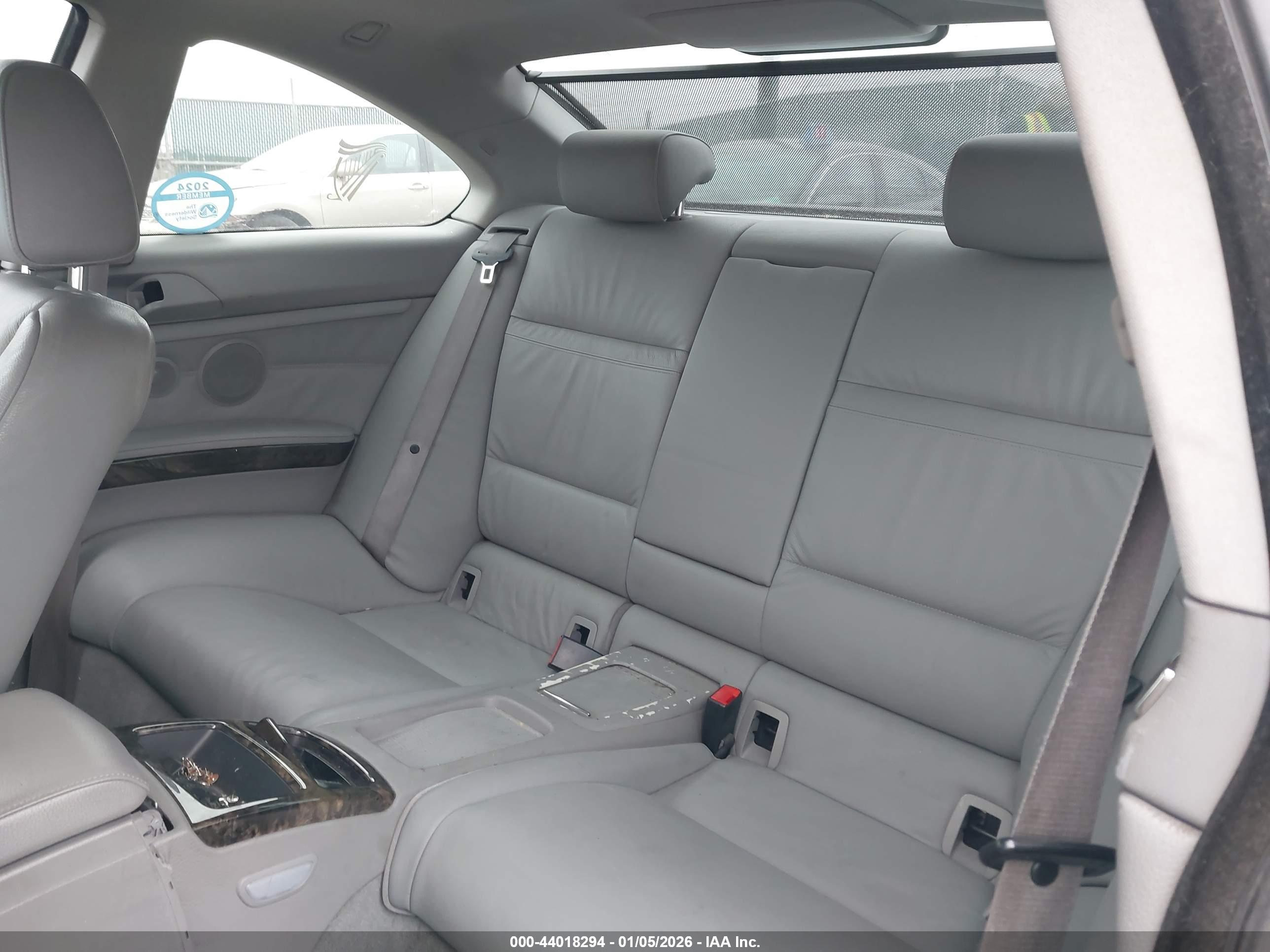 BMW 328XI image 8