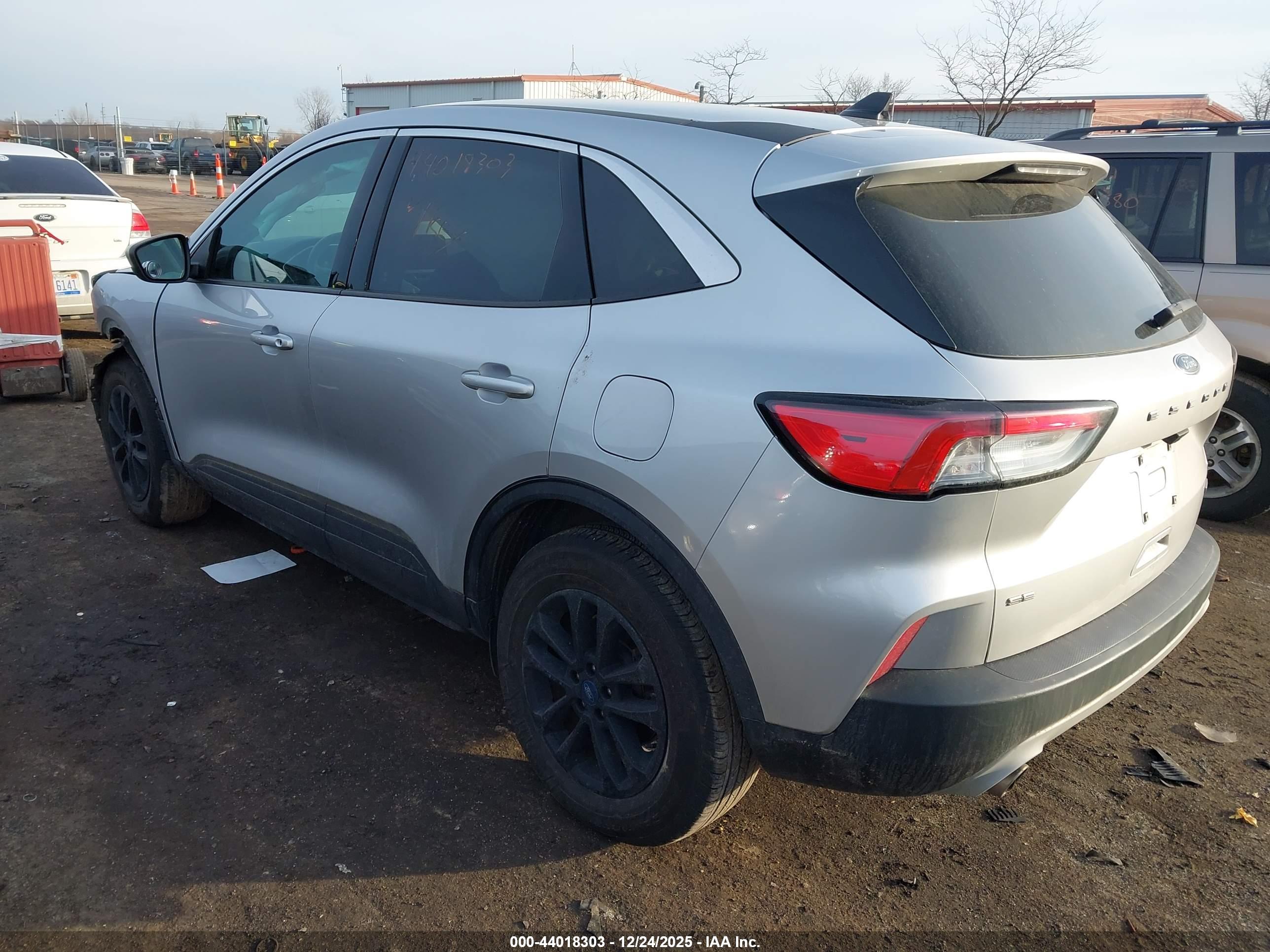 FORD ESCAPE image 3