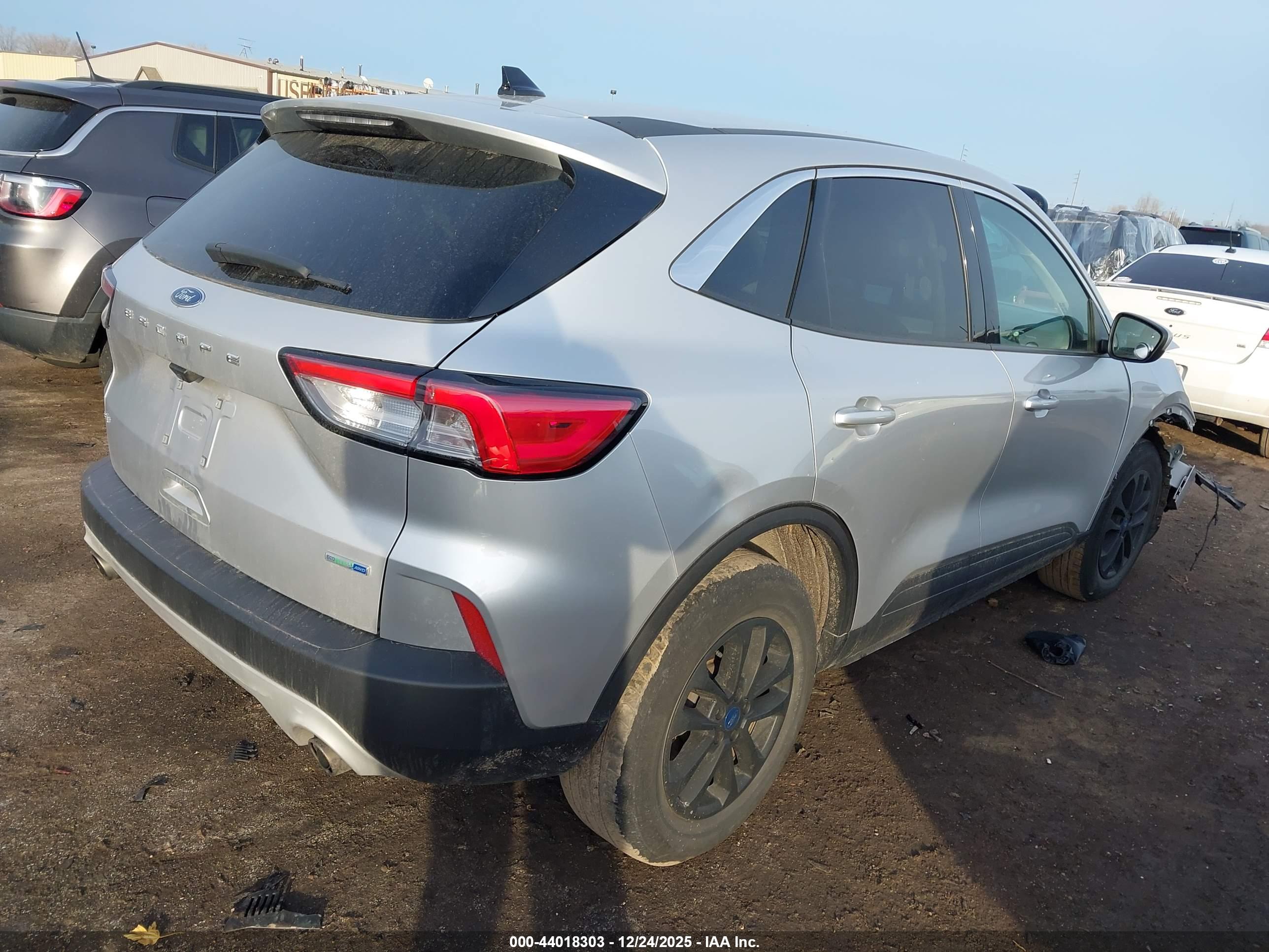 FORD ESCAPE image 4