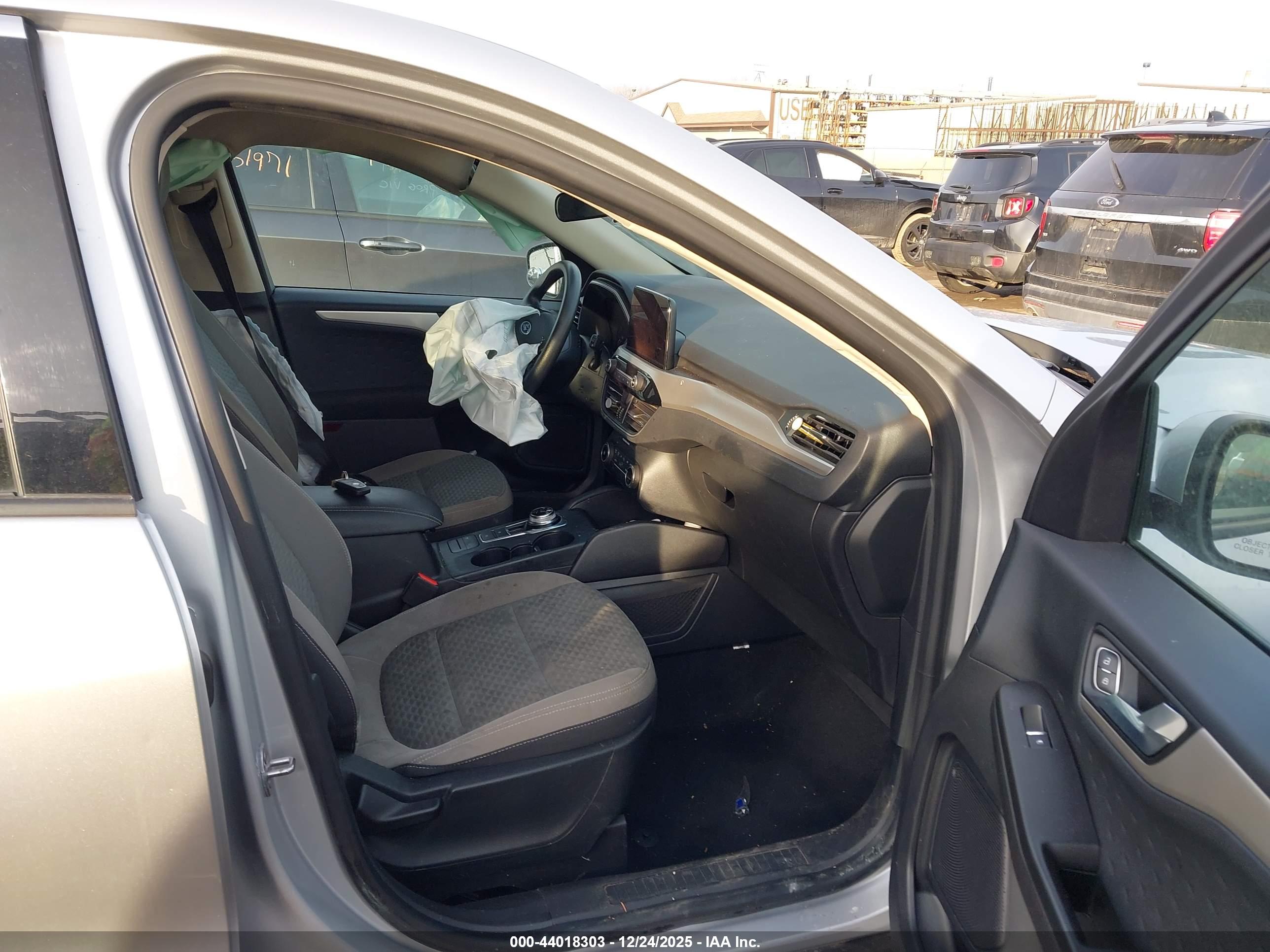 FORD ESCAPE image 5