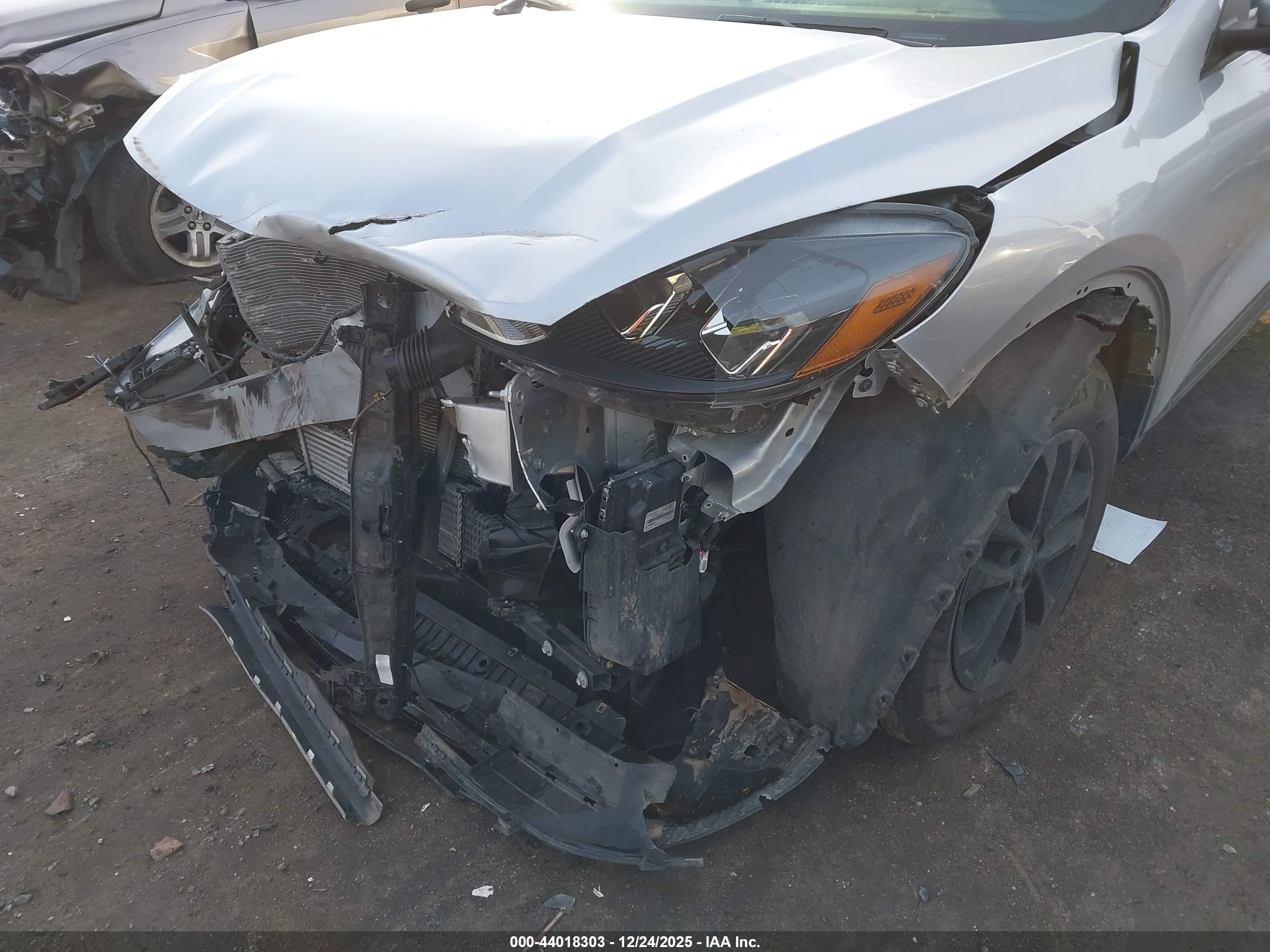 FORD ESCAPE image 6