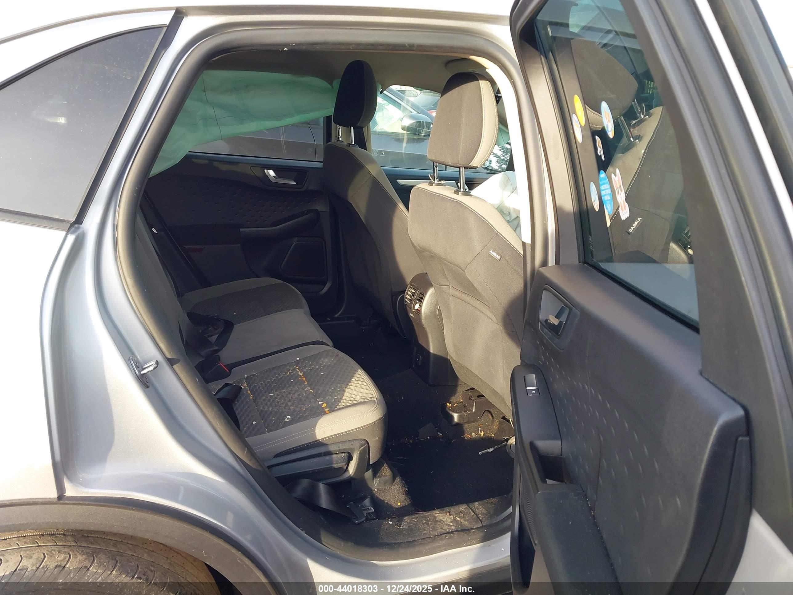 FORD ESCAPE image 8