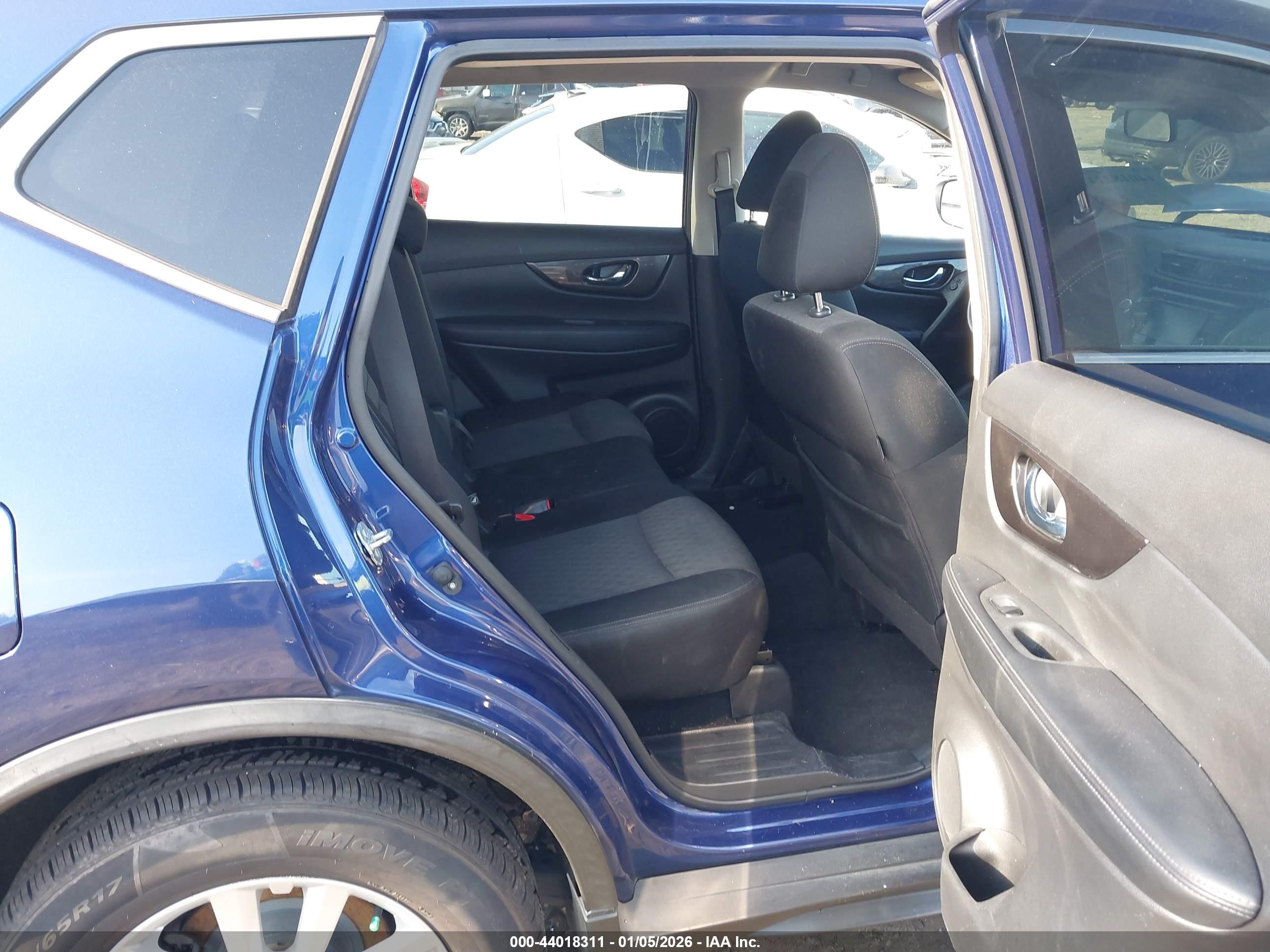 NISSAN ROGUE image 8