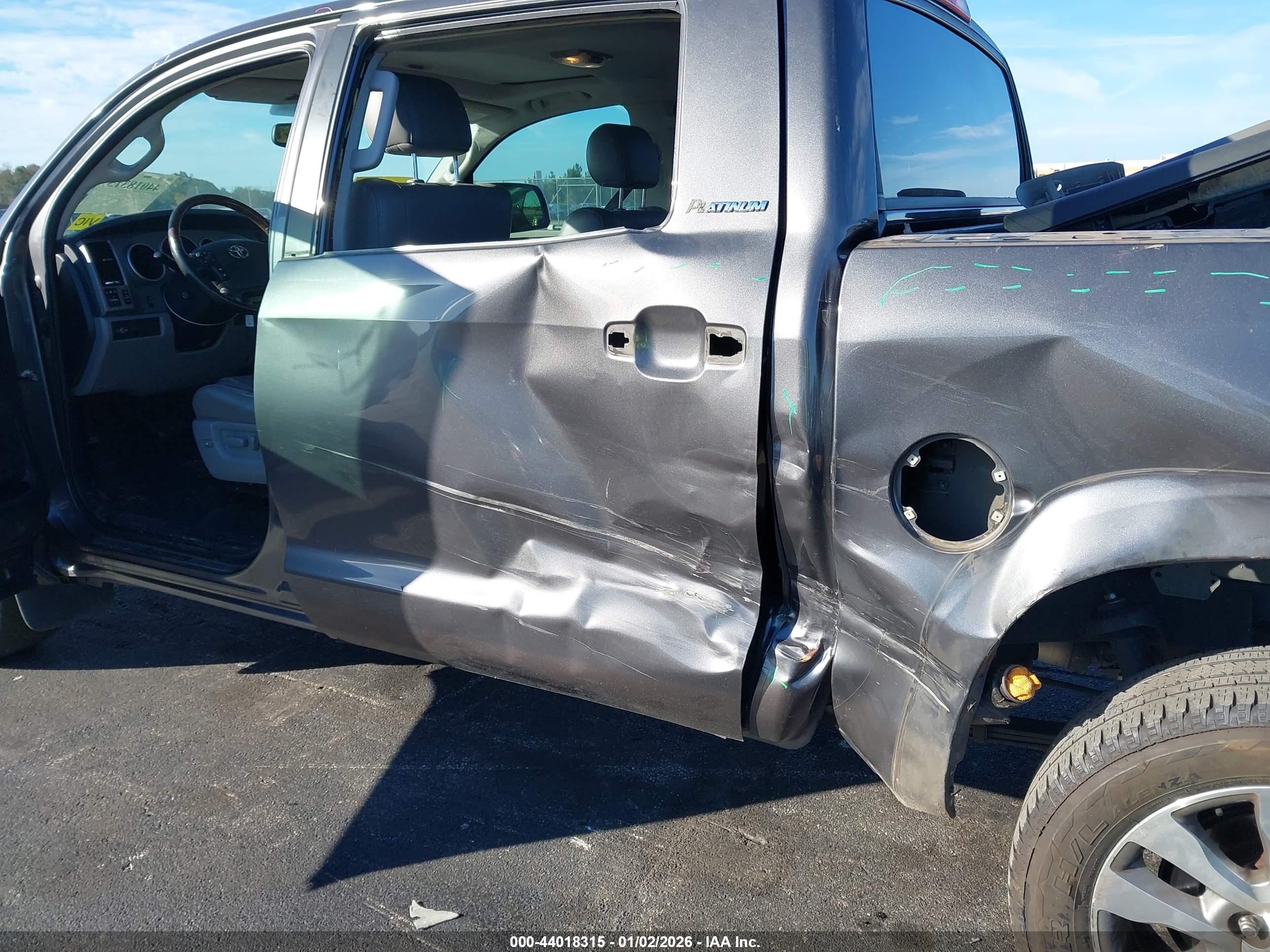 TOYOTA TUNDRA image 6