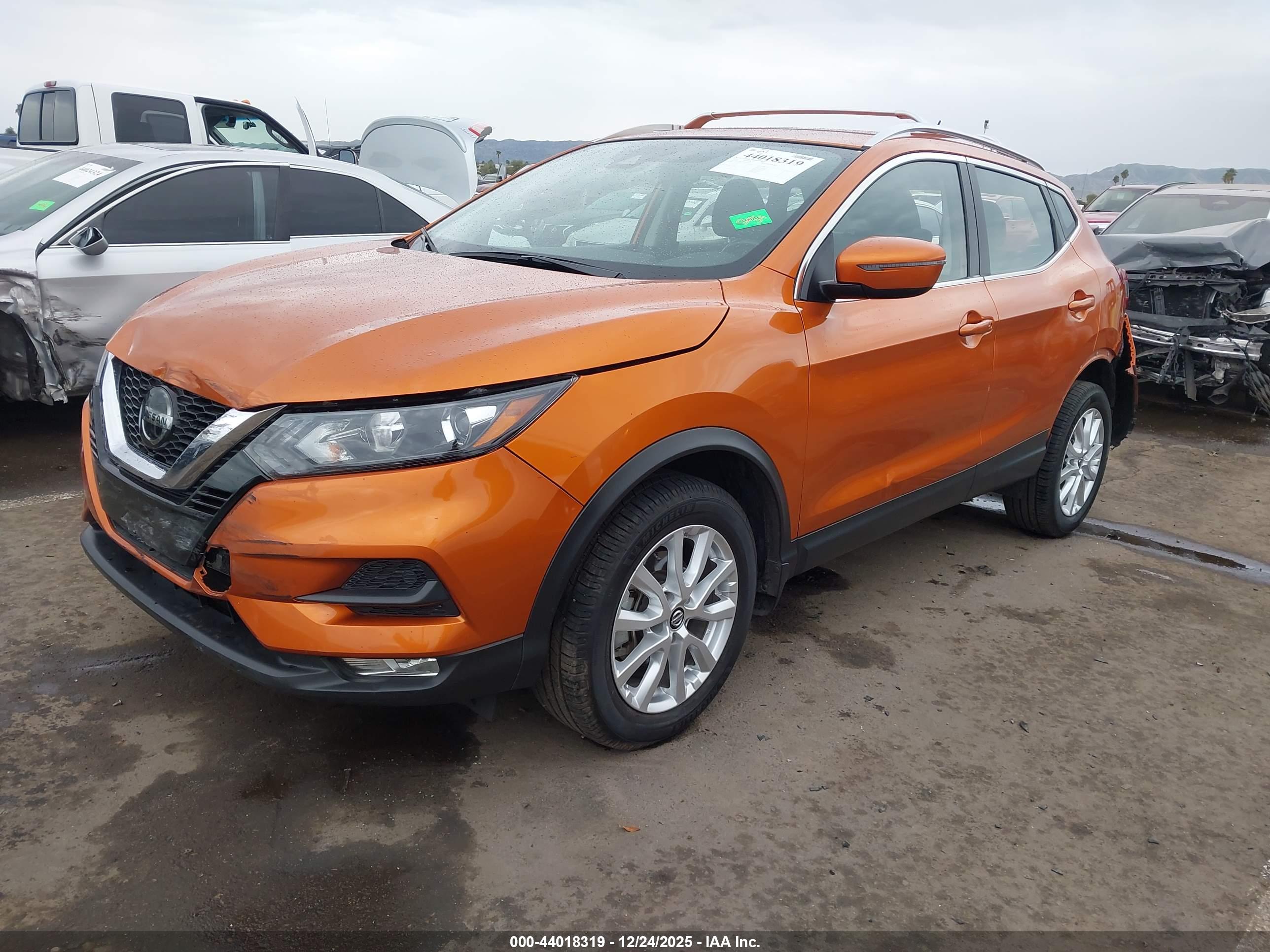 NISSAN ROGUE image 2
