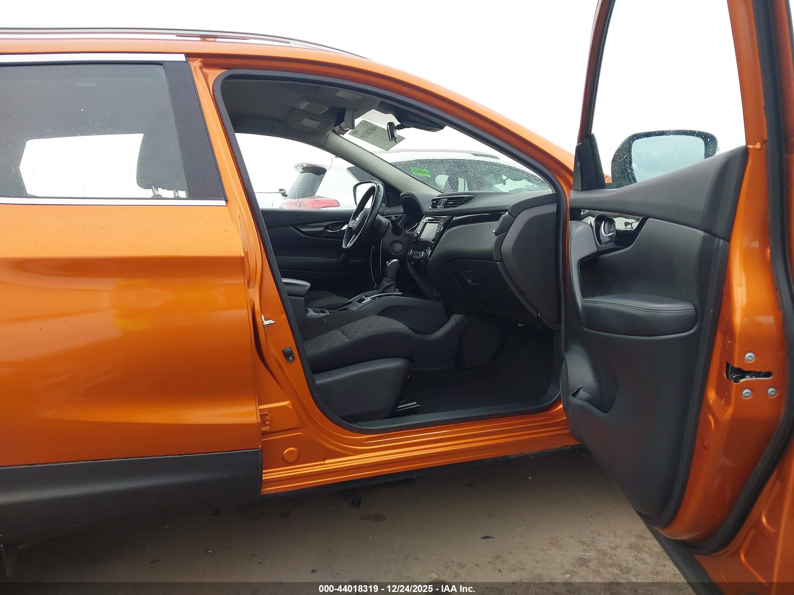 NISSAN ROGUE image 5