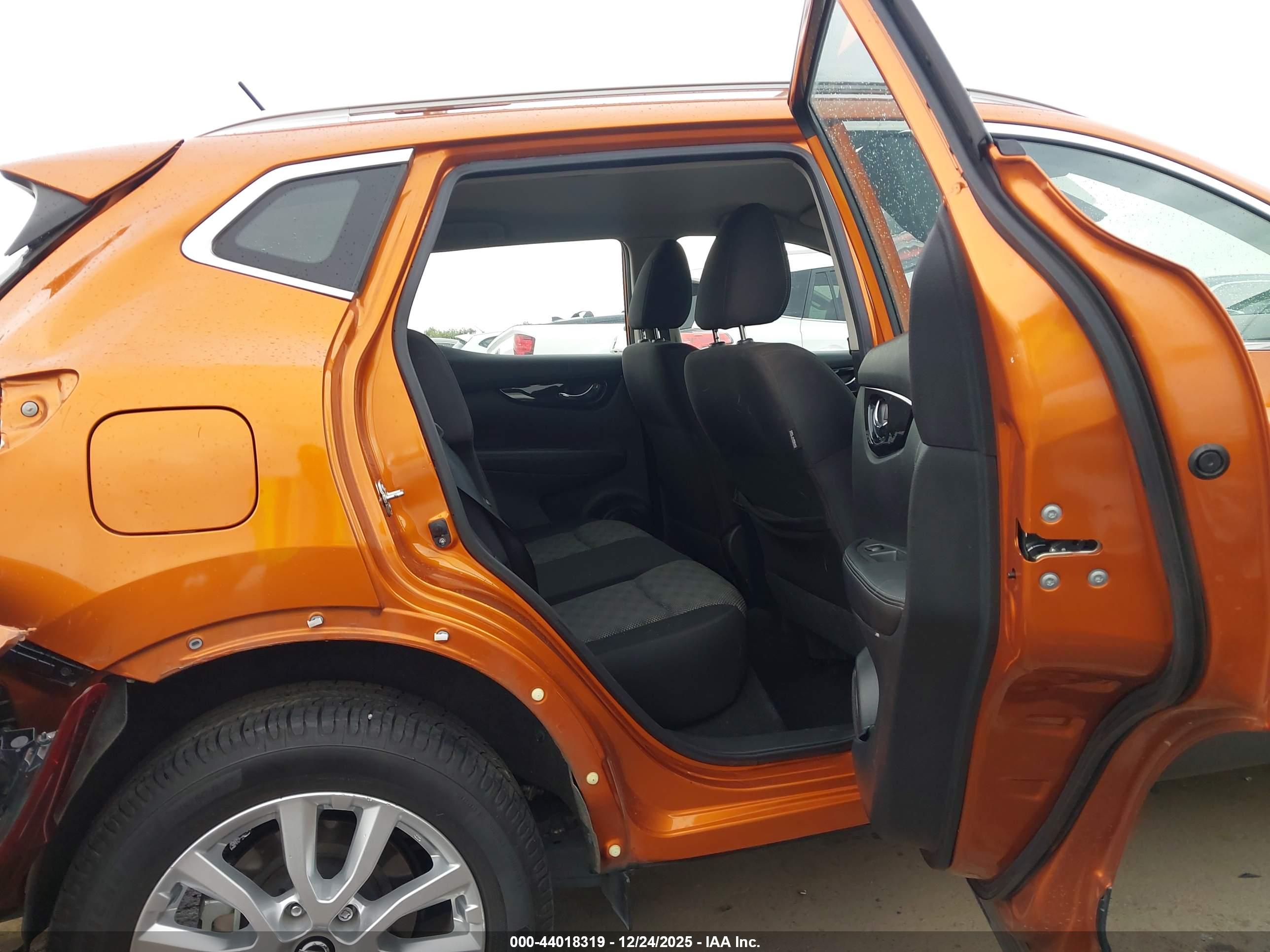 NISSAN ROGUE image 8