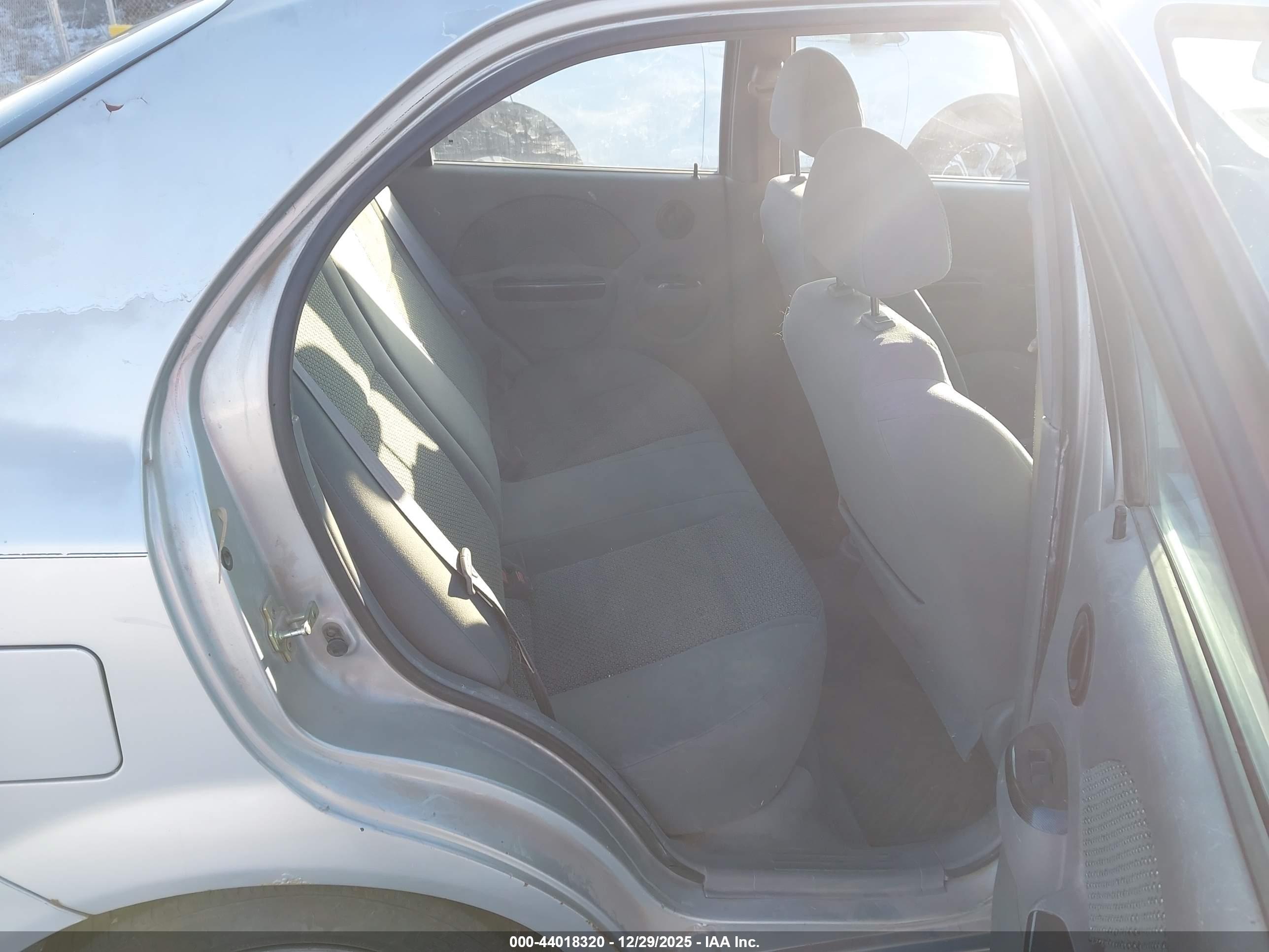 CHEVROLET AVEO image 8