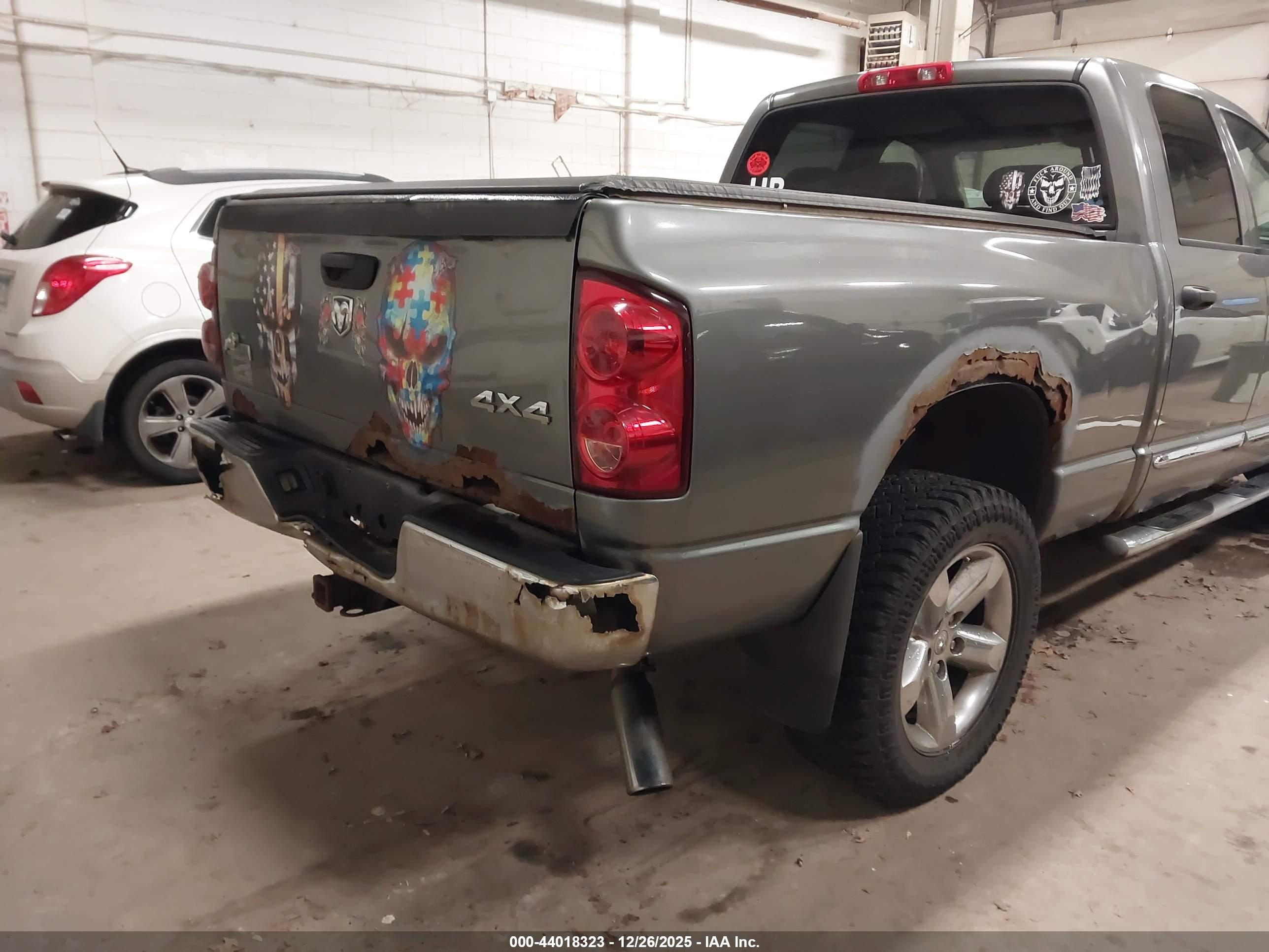 DODGE RAM image 6