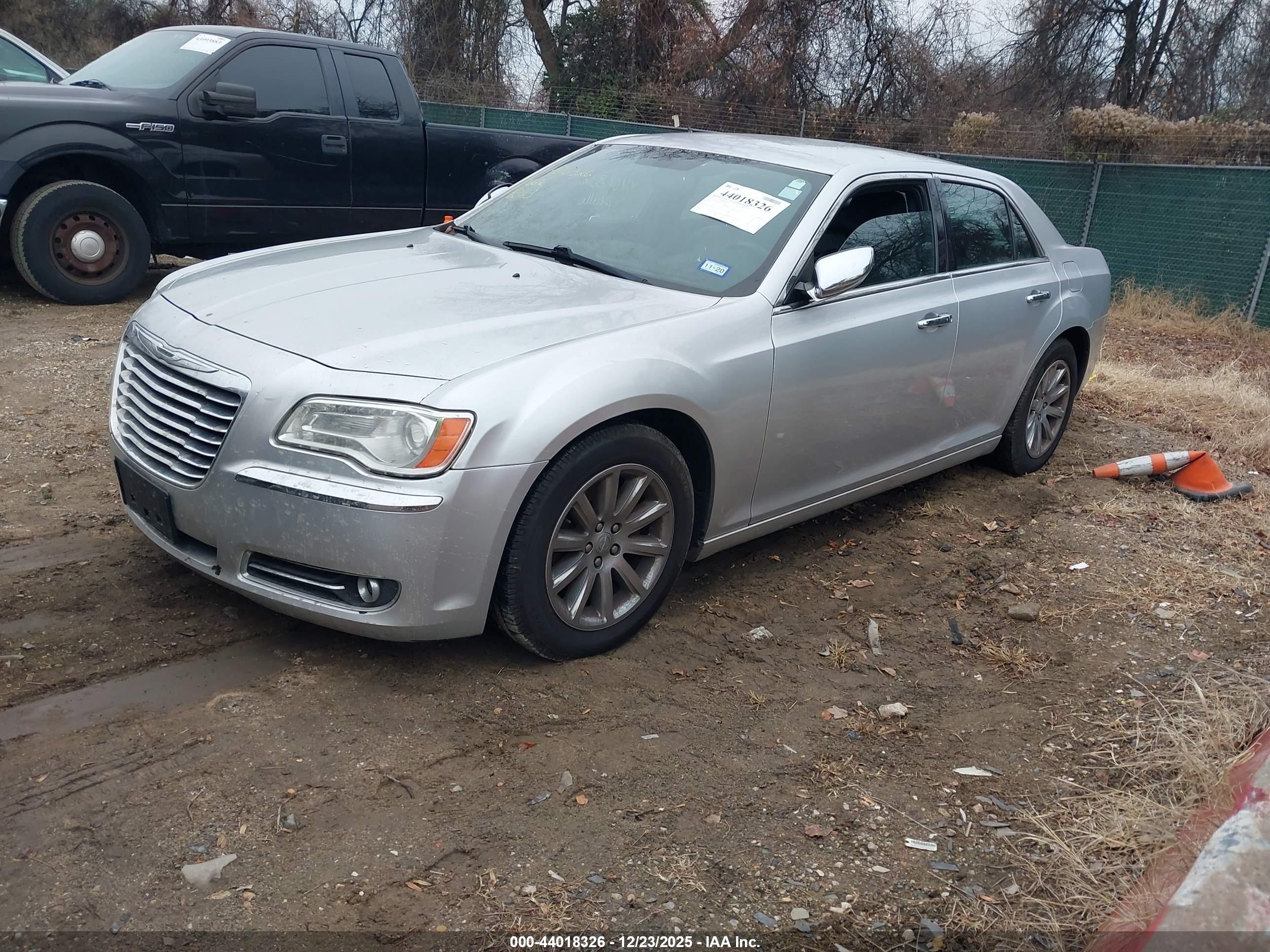 CHRYSLER 300 image 2