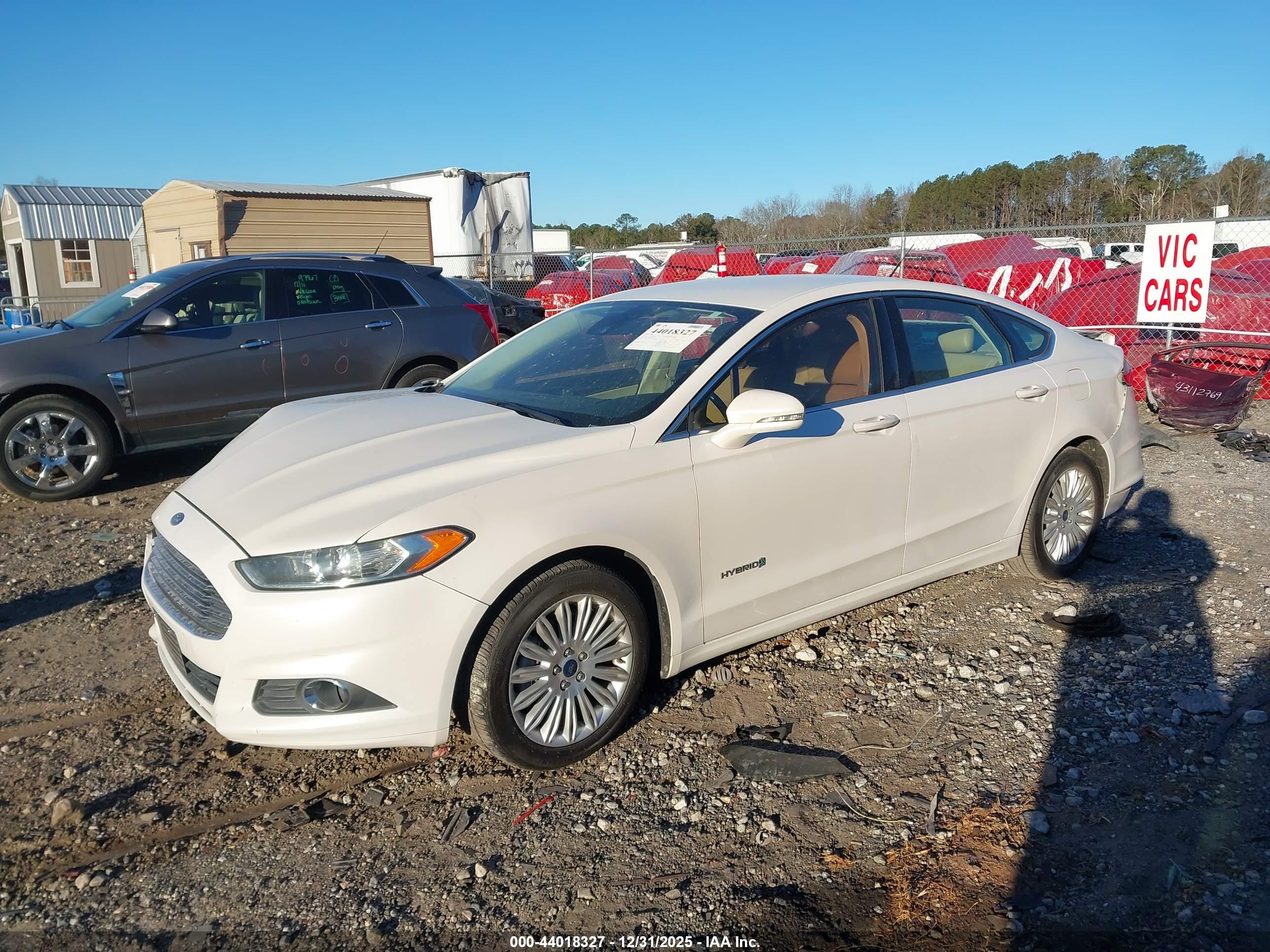 FORD FUSION image 2