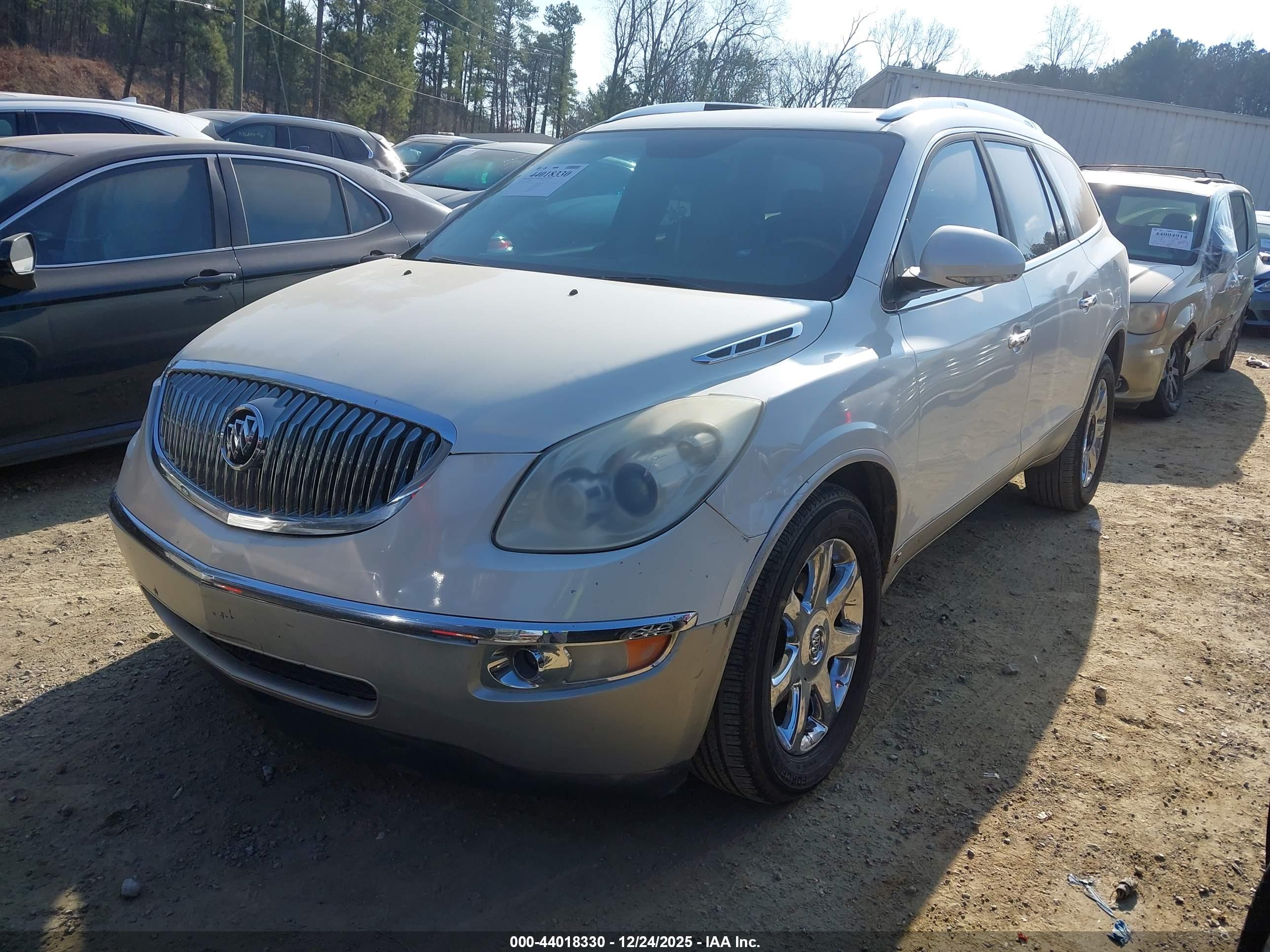 BUICK ENCLAVE image 2