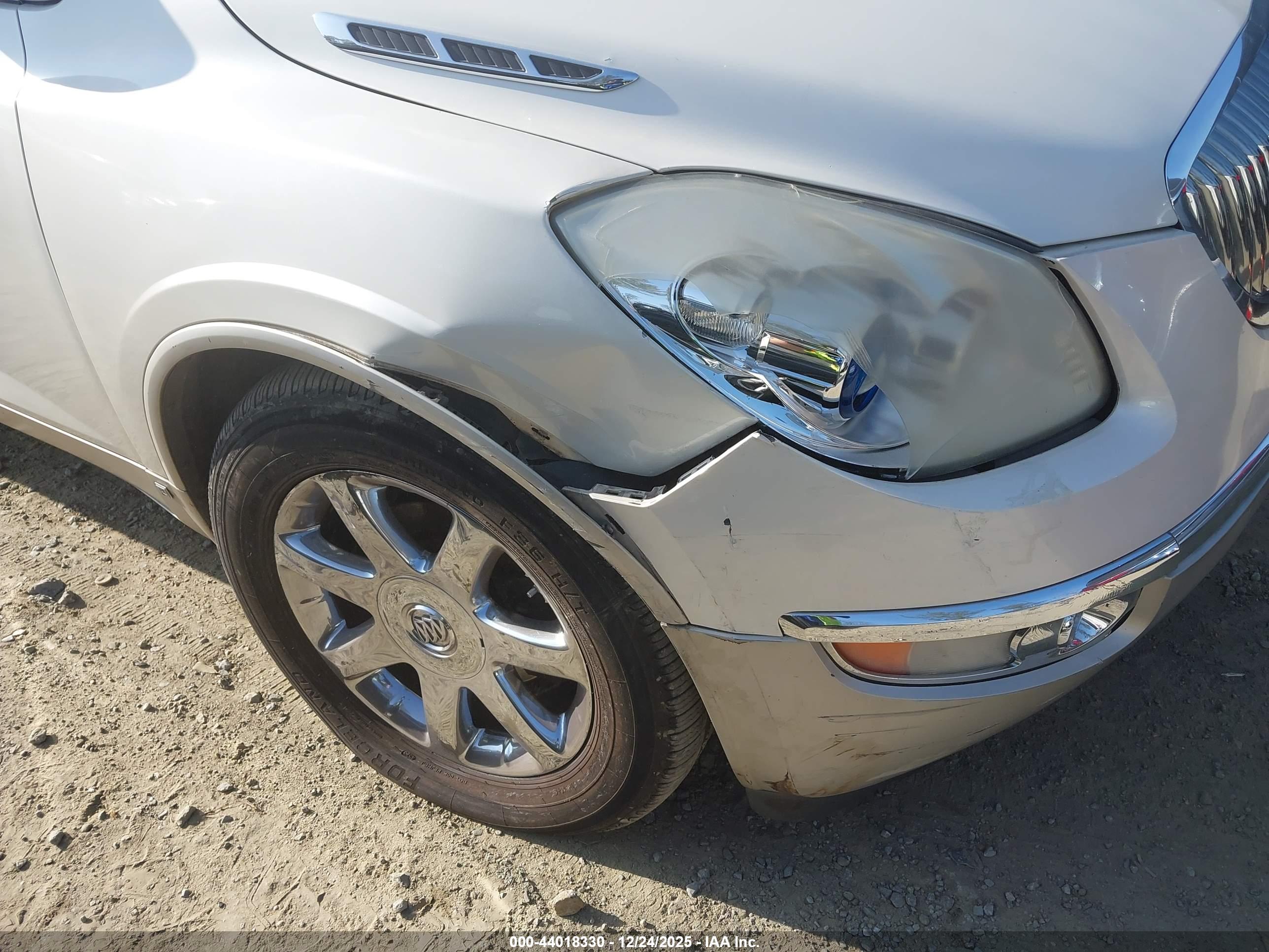 BUICK ENCLAVE image 6