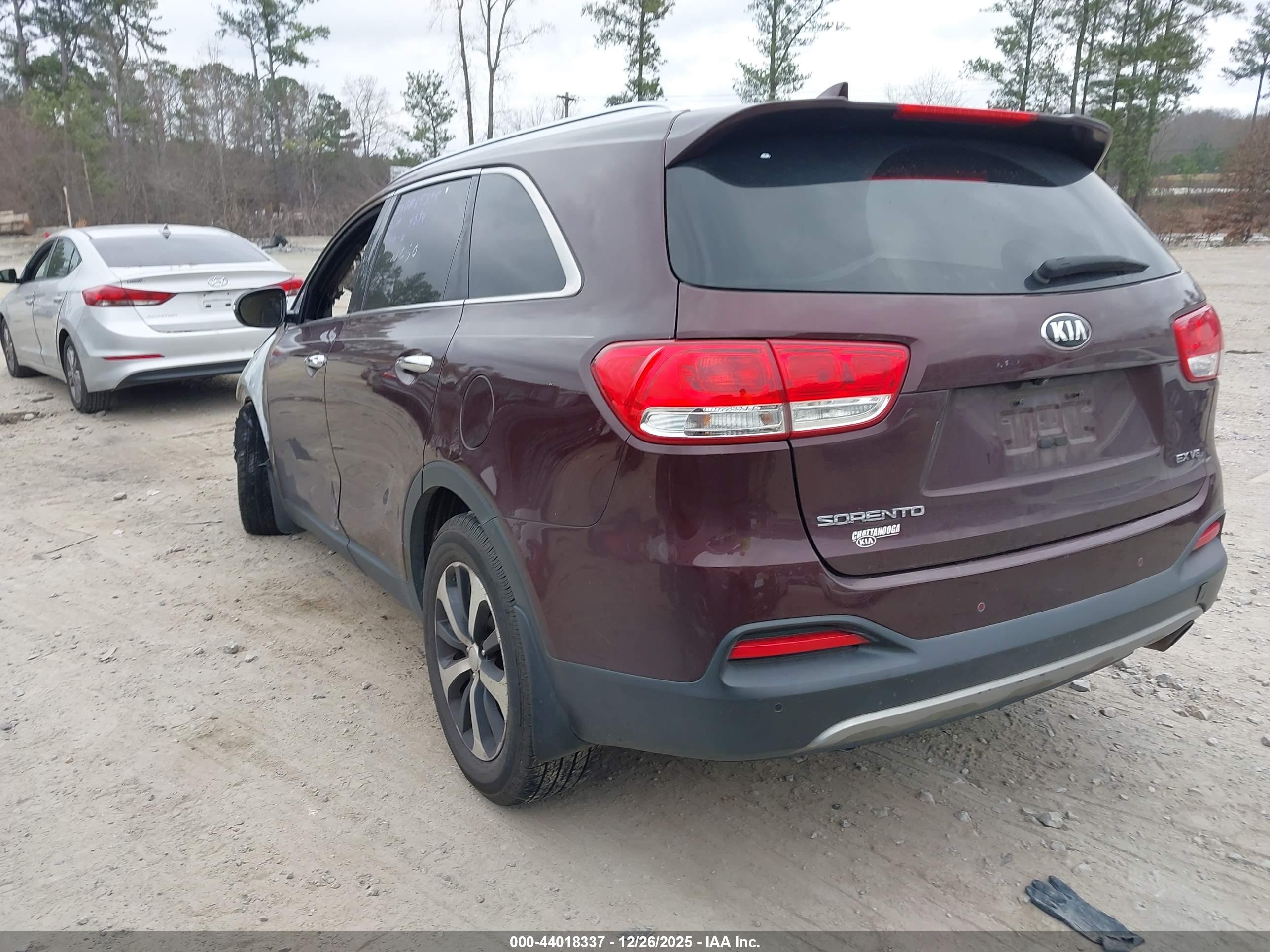 KIA SORENTO image 3