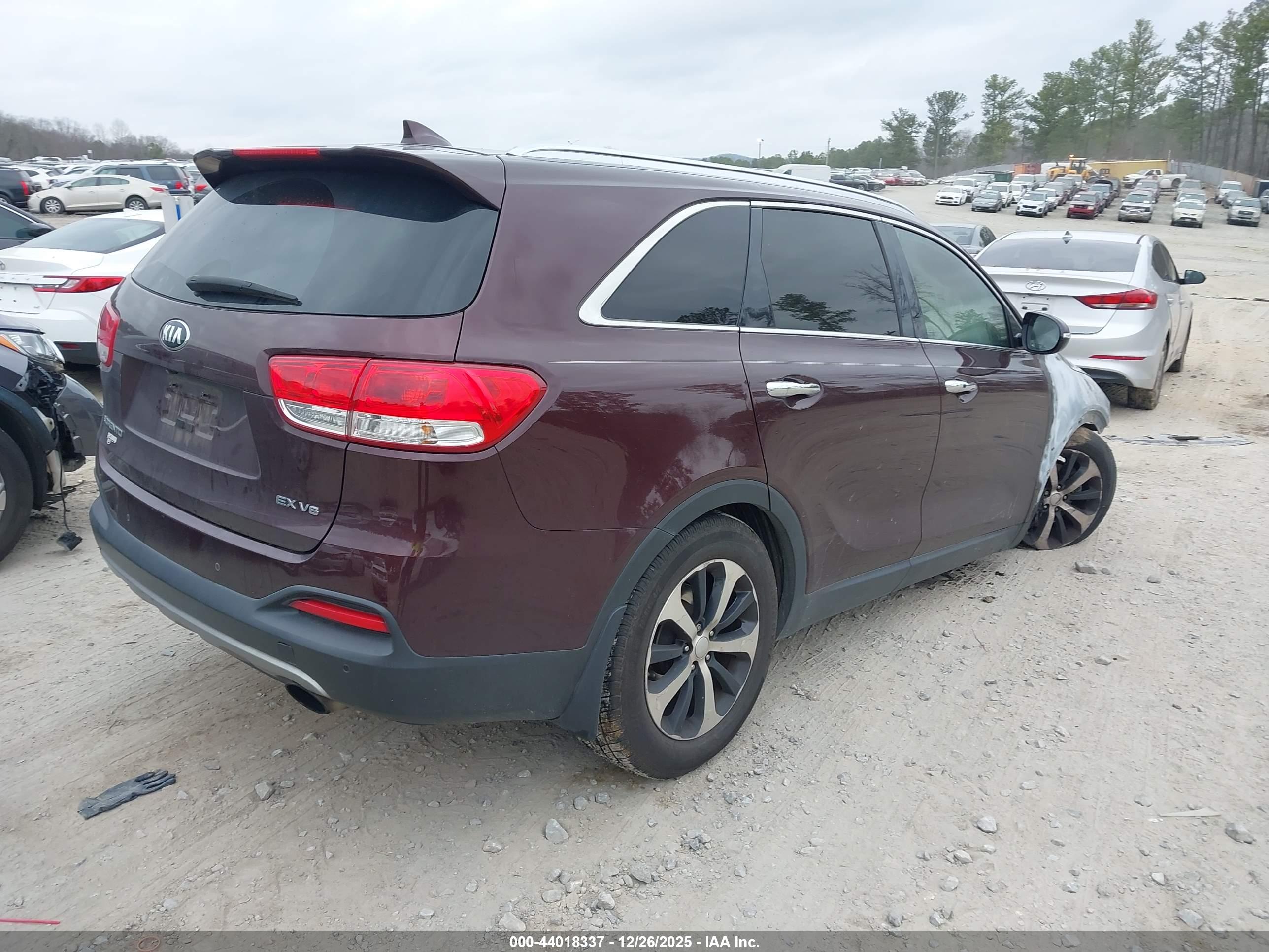 KIA SORENTO image 4