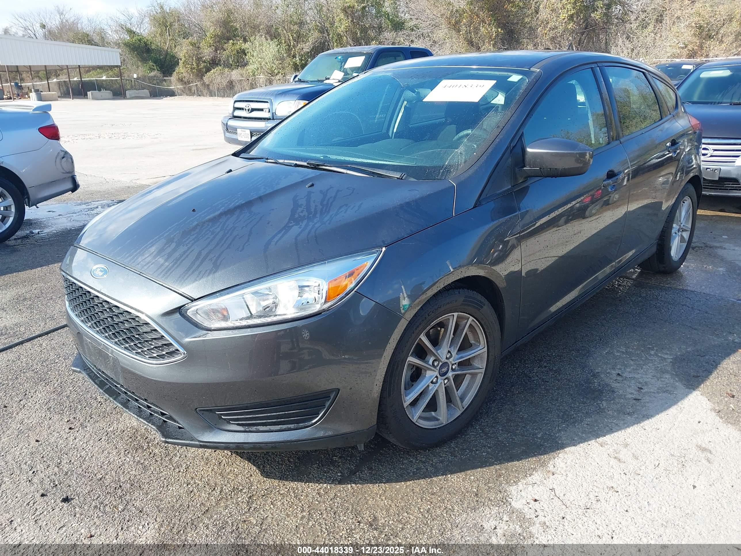 FORD FOCUS image 2