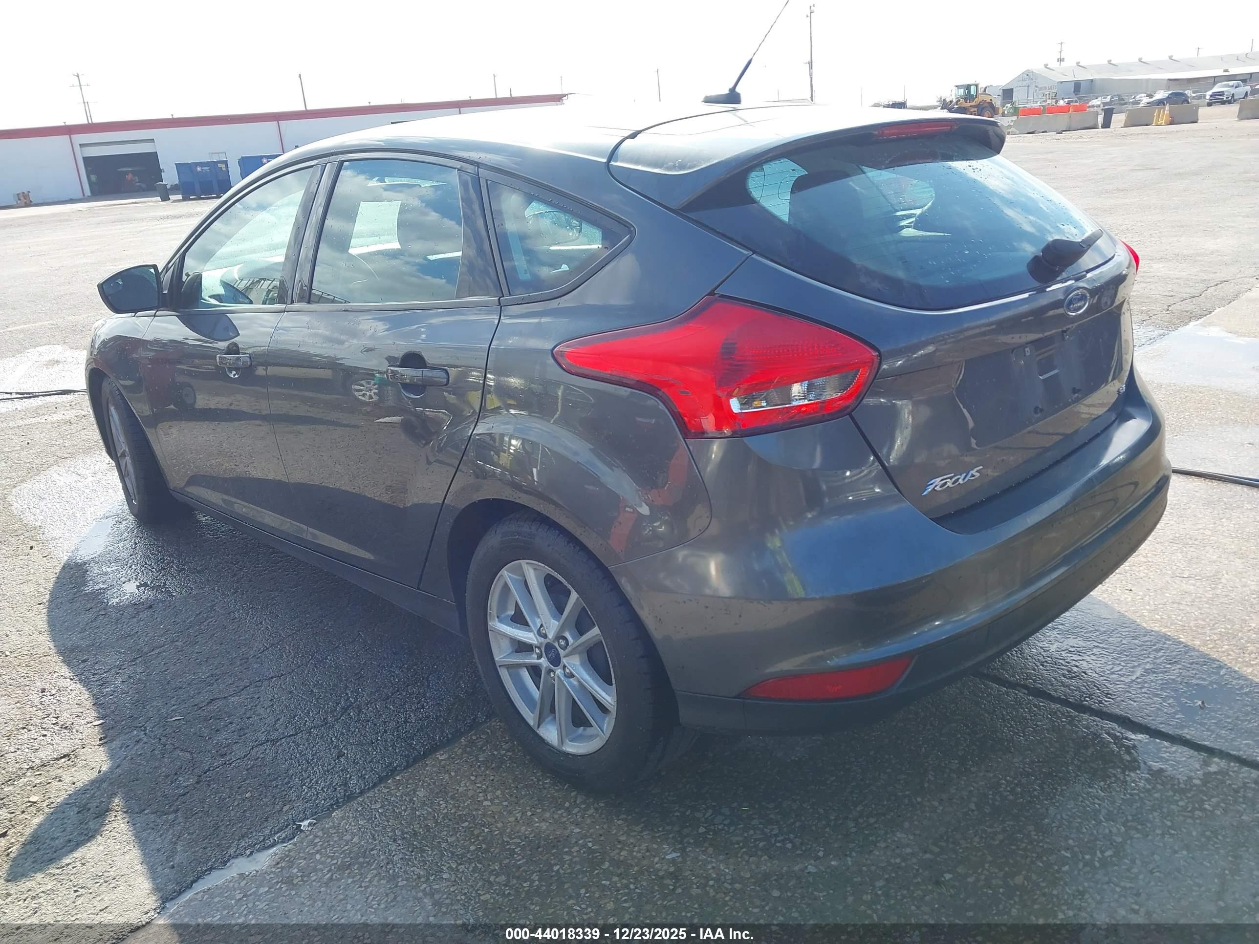 FORD FOCUS image 3