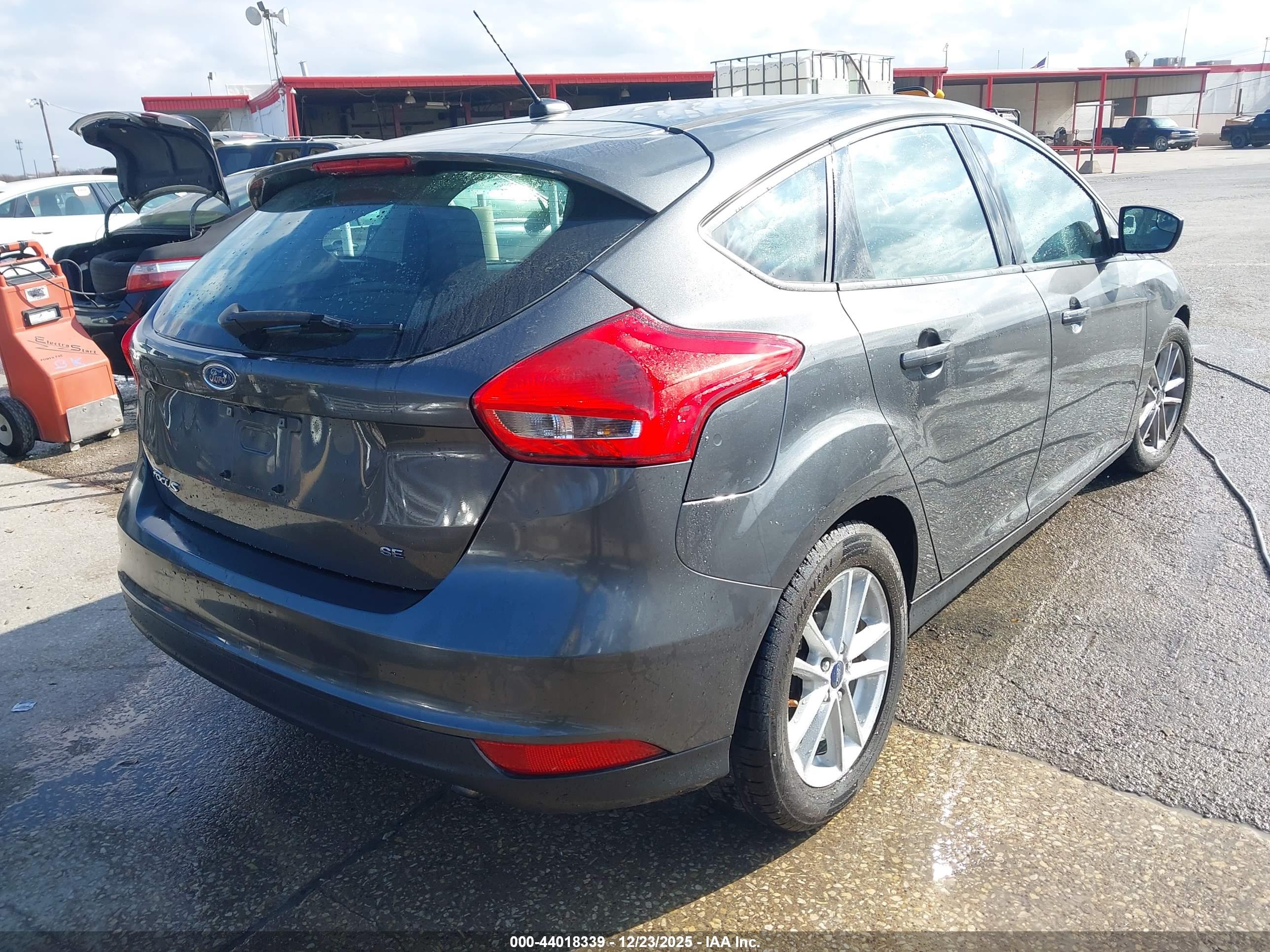 FORD FOCUS image 4