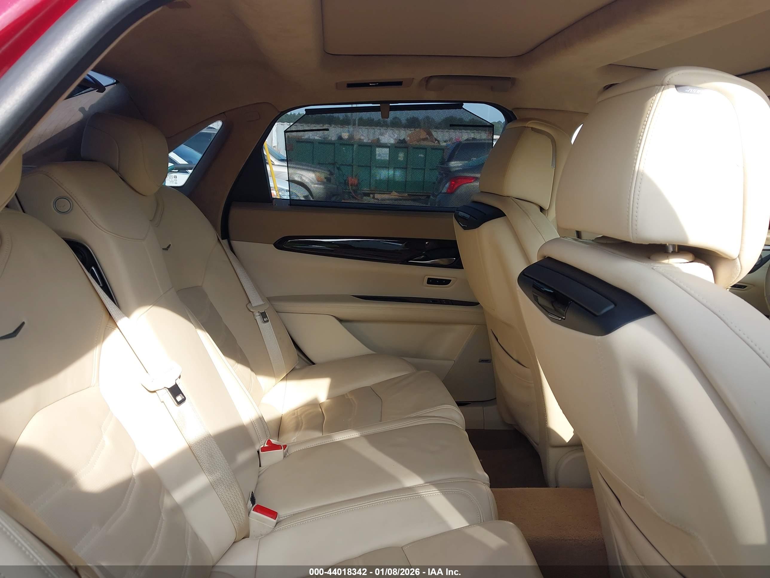 CADILLAC CT6 image 8