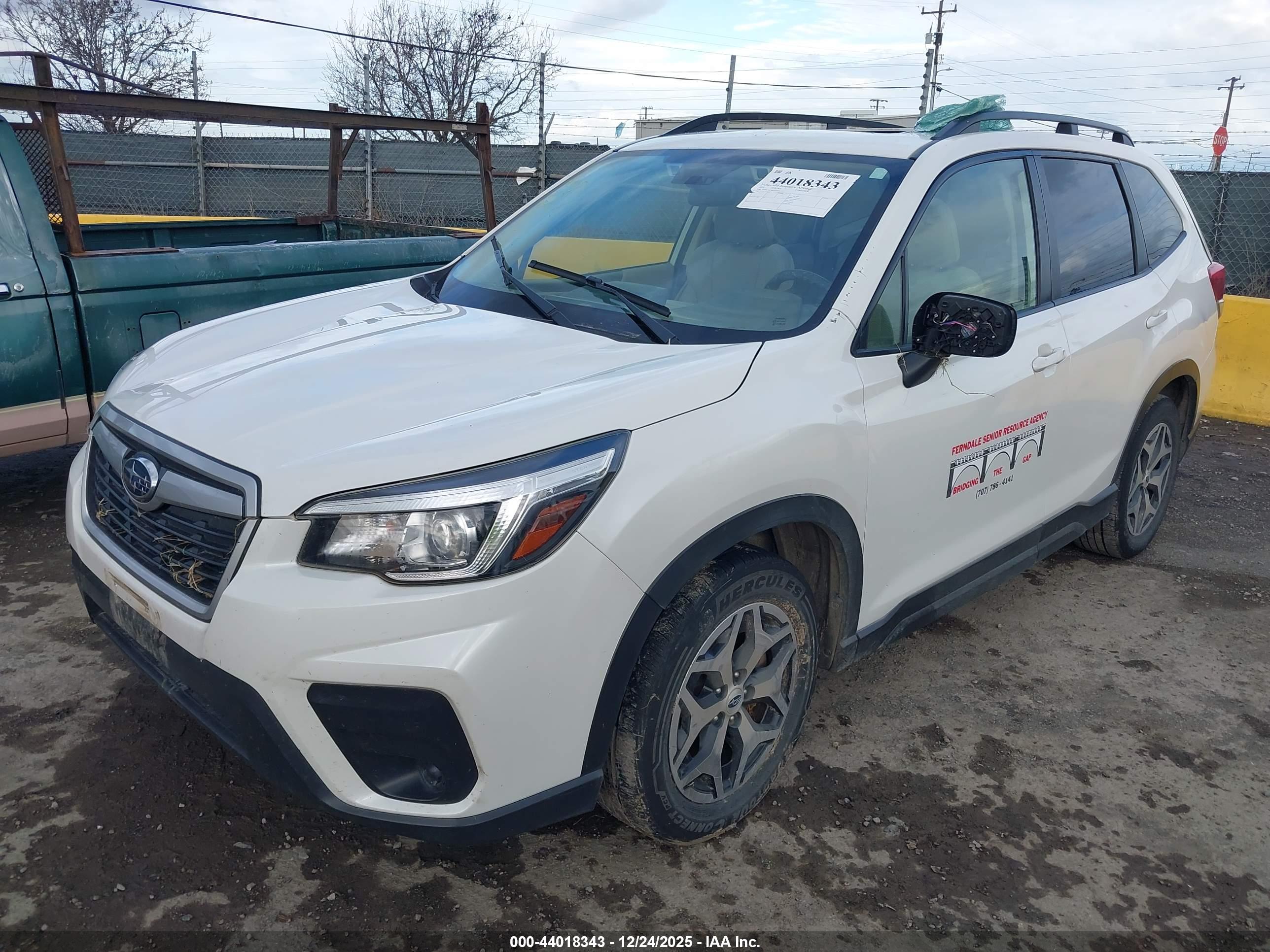 SUBARU FORESTER image 2