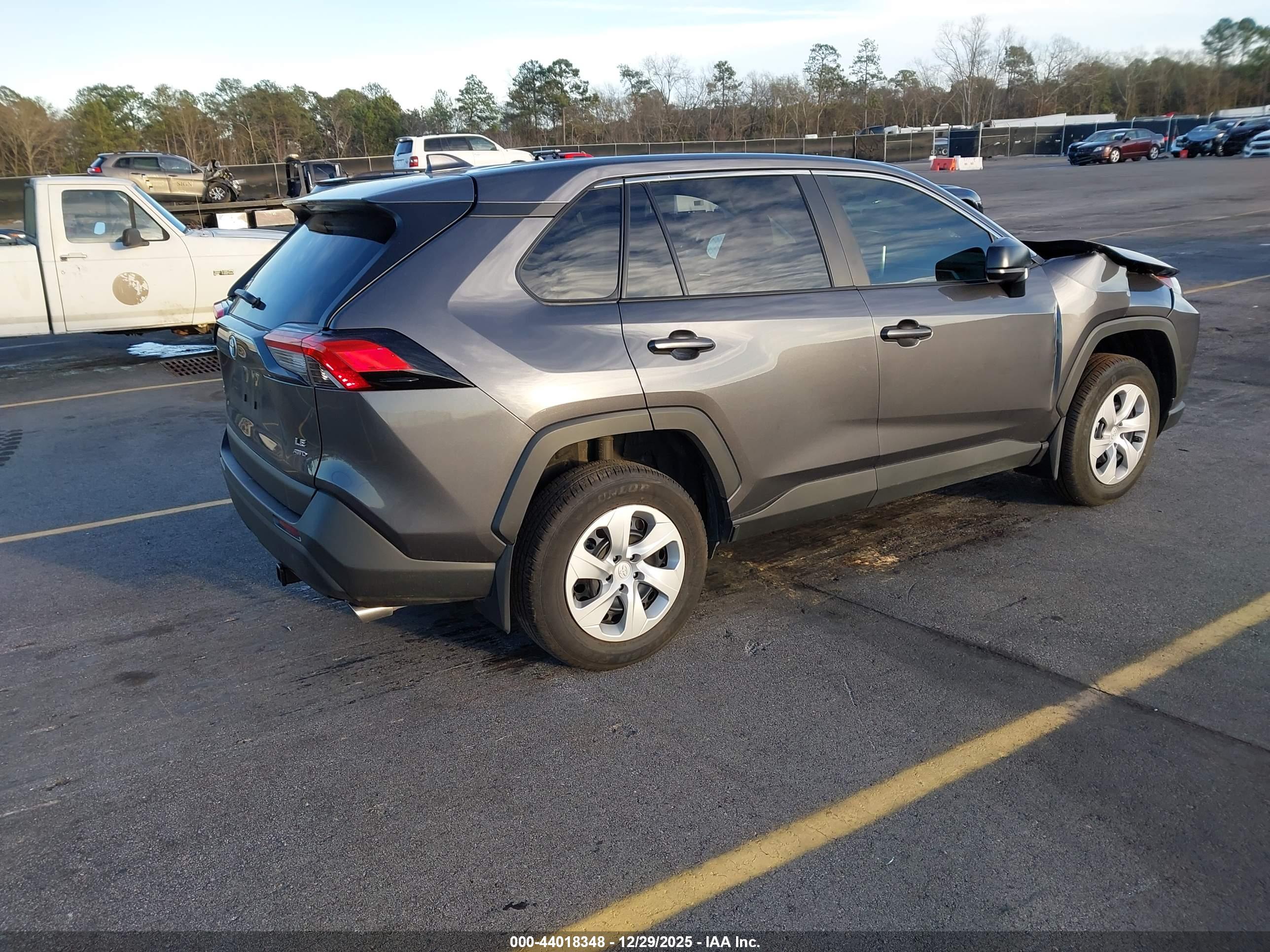 TOYOTA RAV4 image 4
