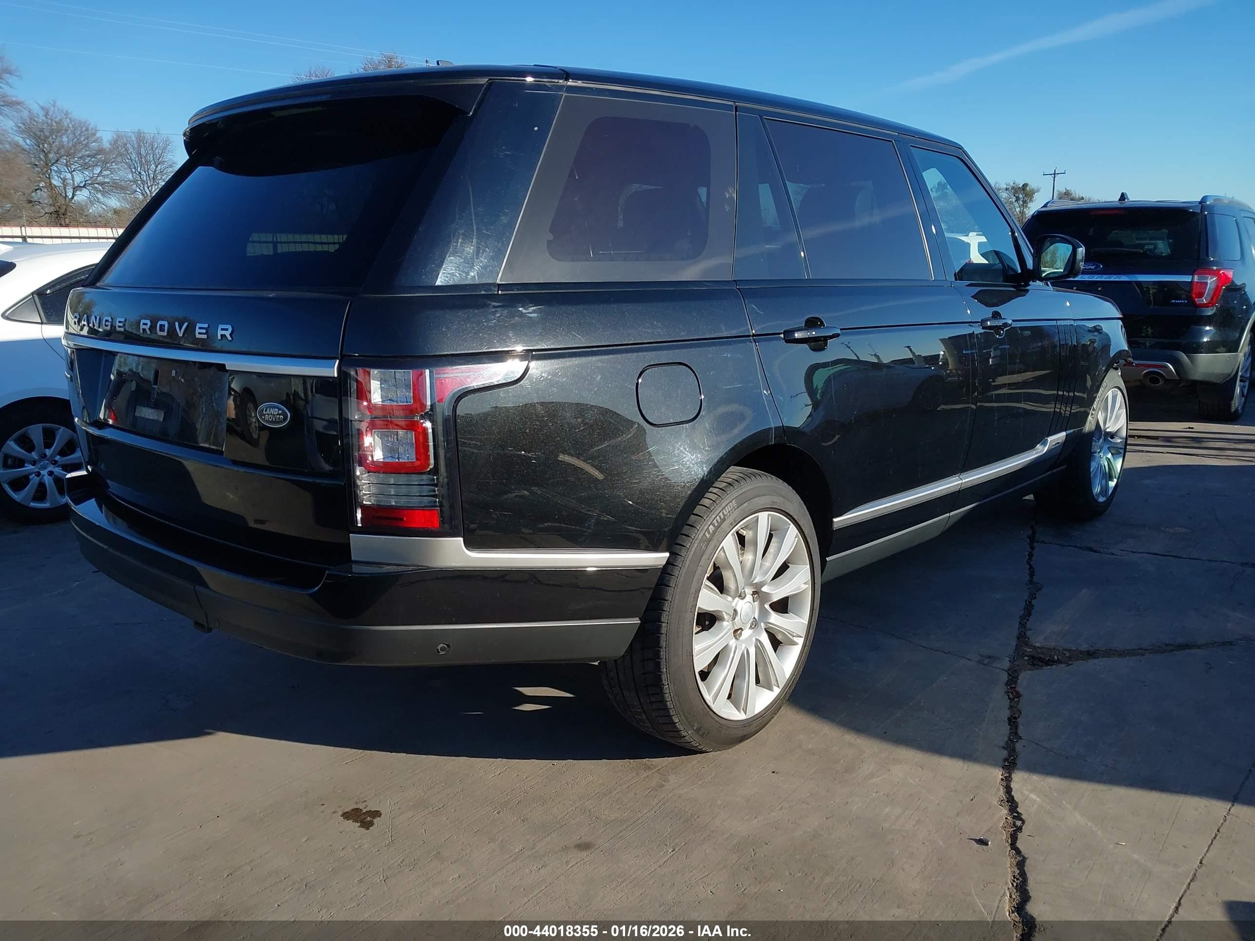 LAND ROVER image 4