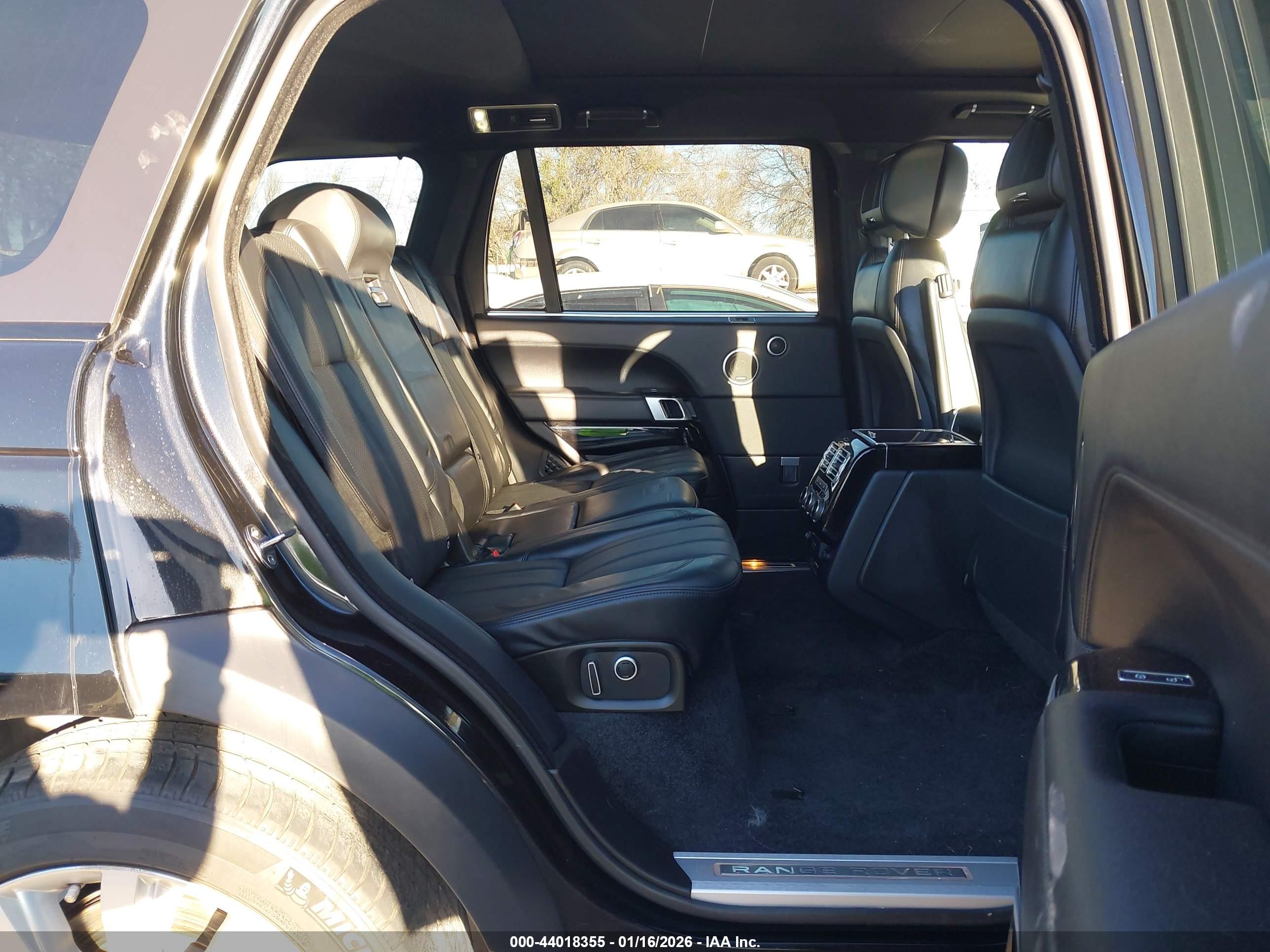 LAND ROVER image 8