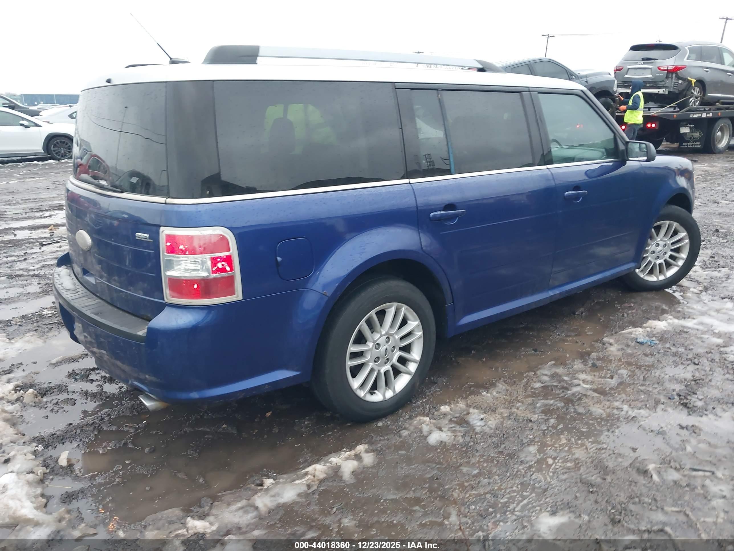 FORD FLEX image 4