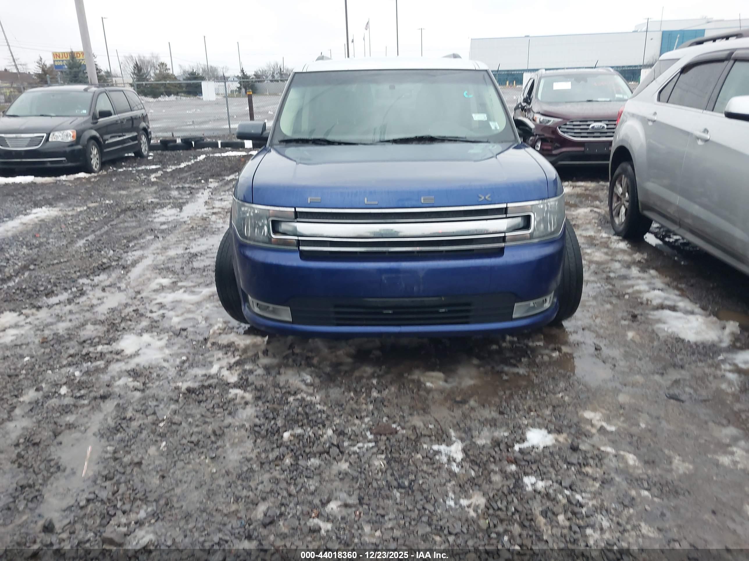 FORD FLEX image 6