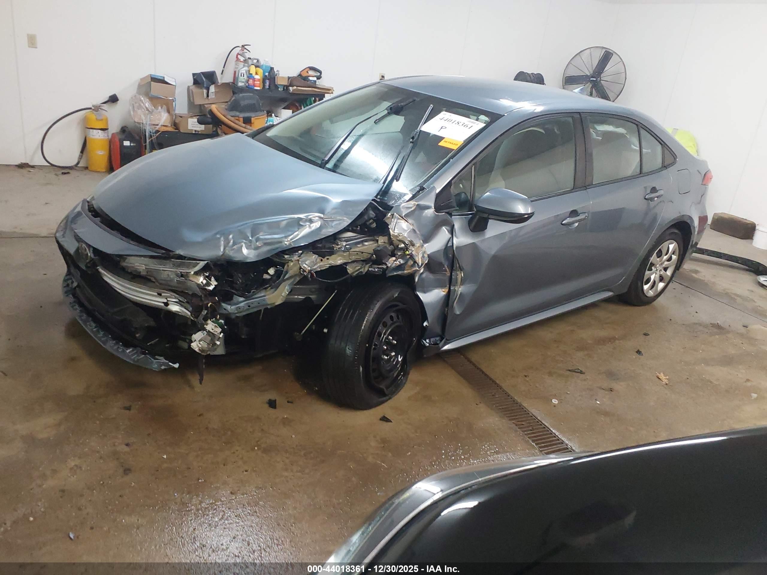 TOYOTA COROLLA image 2