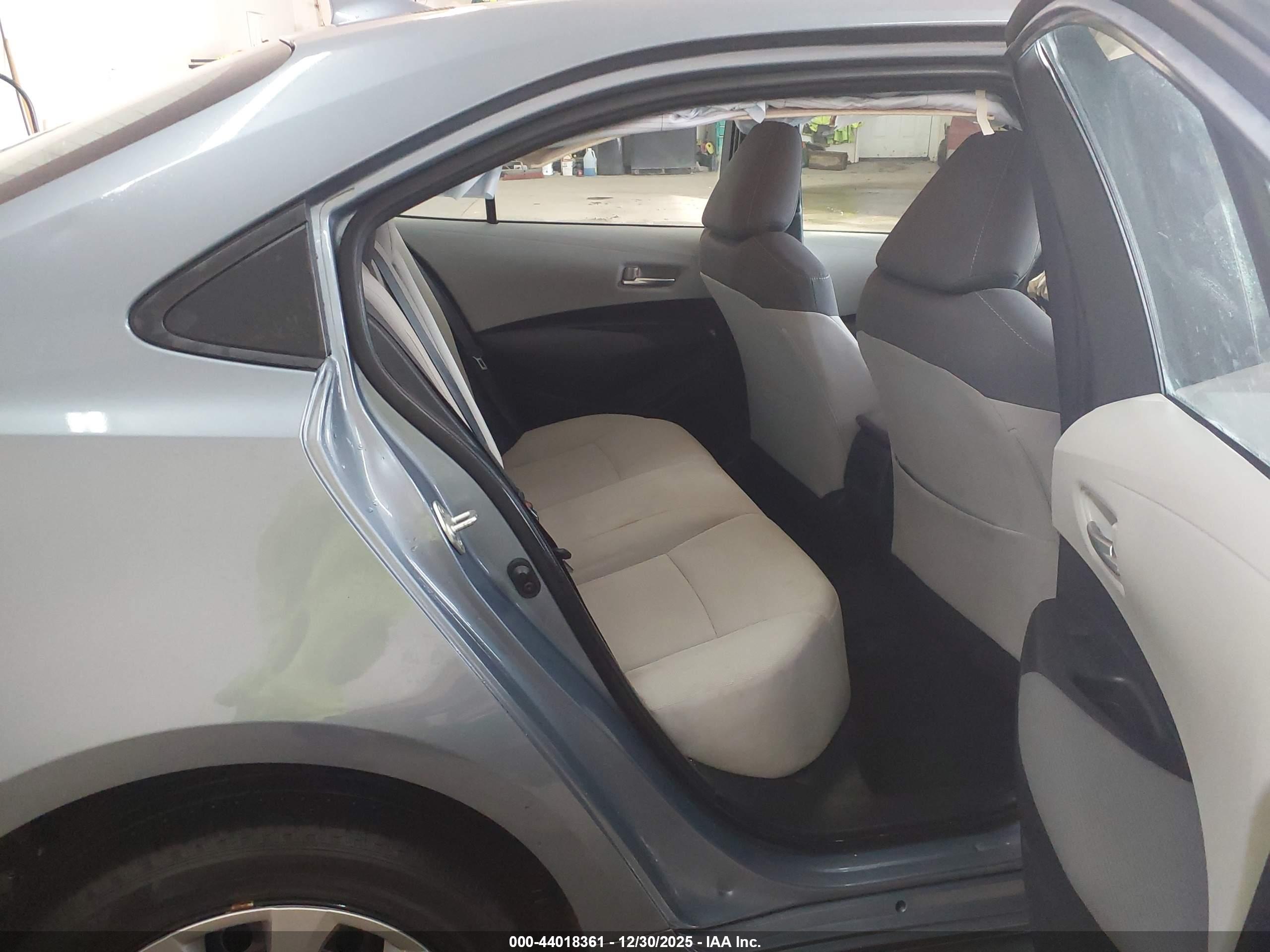 TOYOTA COROLLA image 8