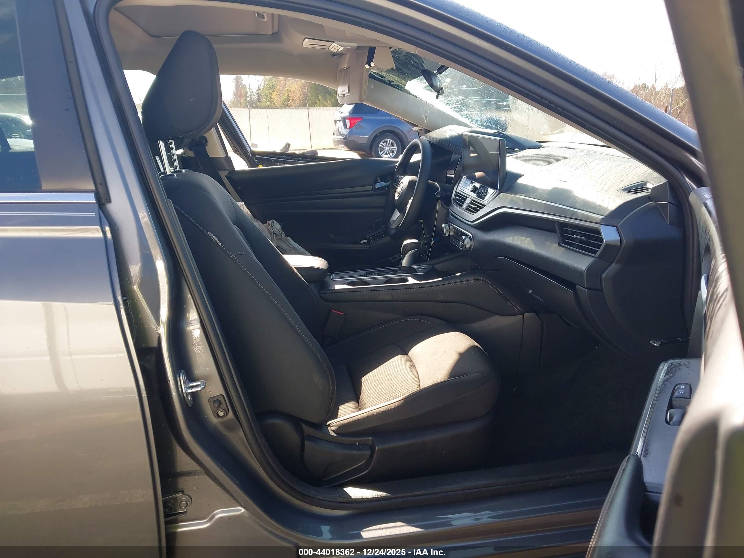 NISSAN ALTIMA image 5