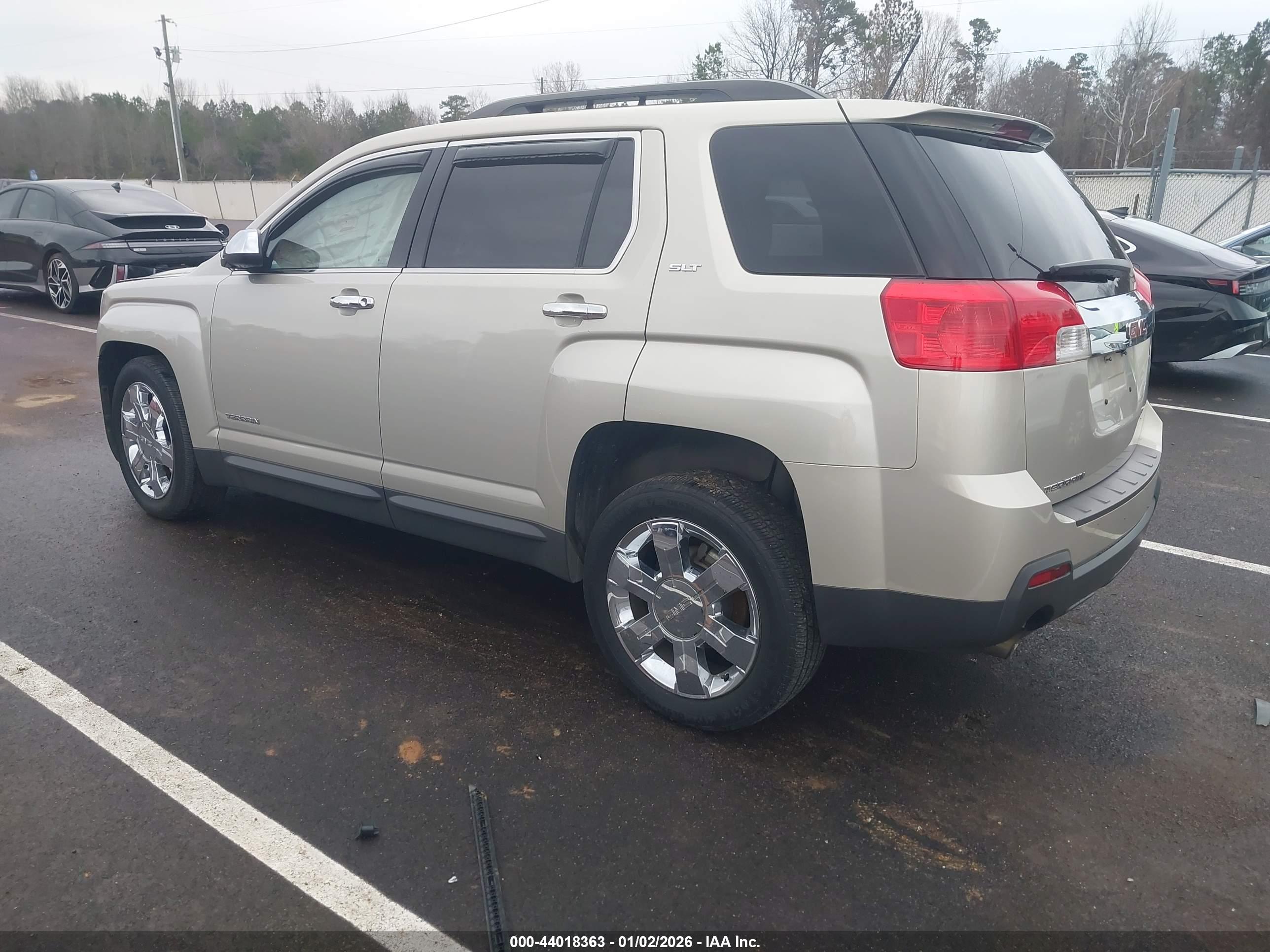 GMC TERRAIN image 3