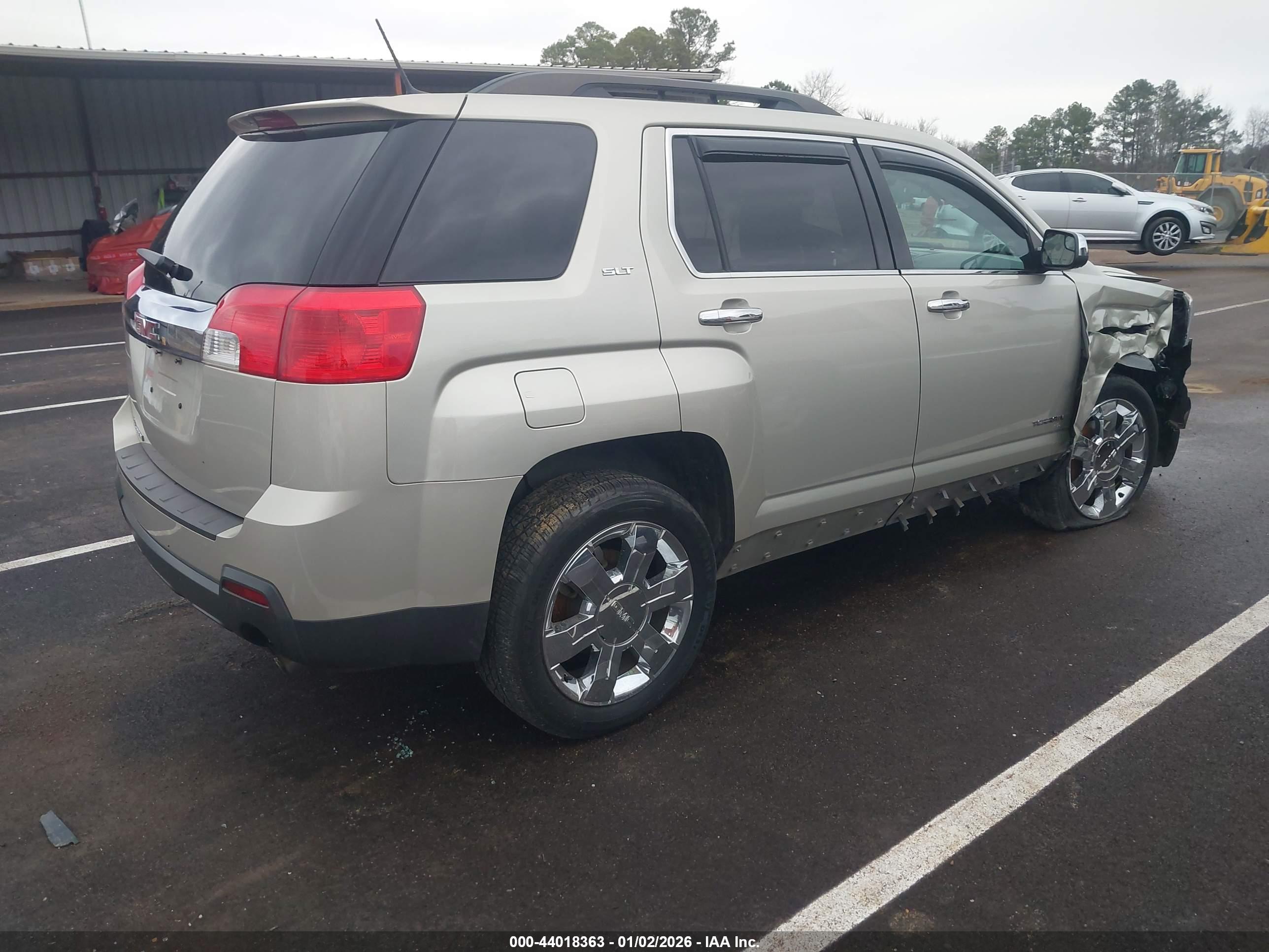 GMC TERRAIN image 4
