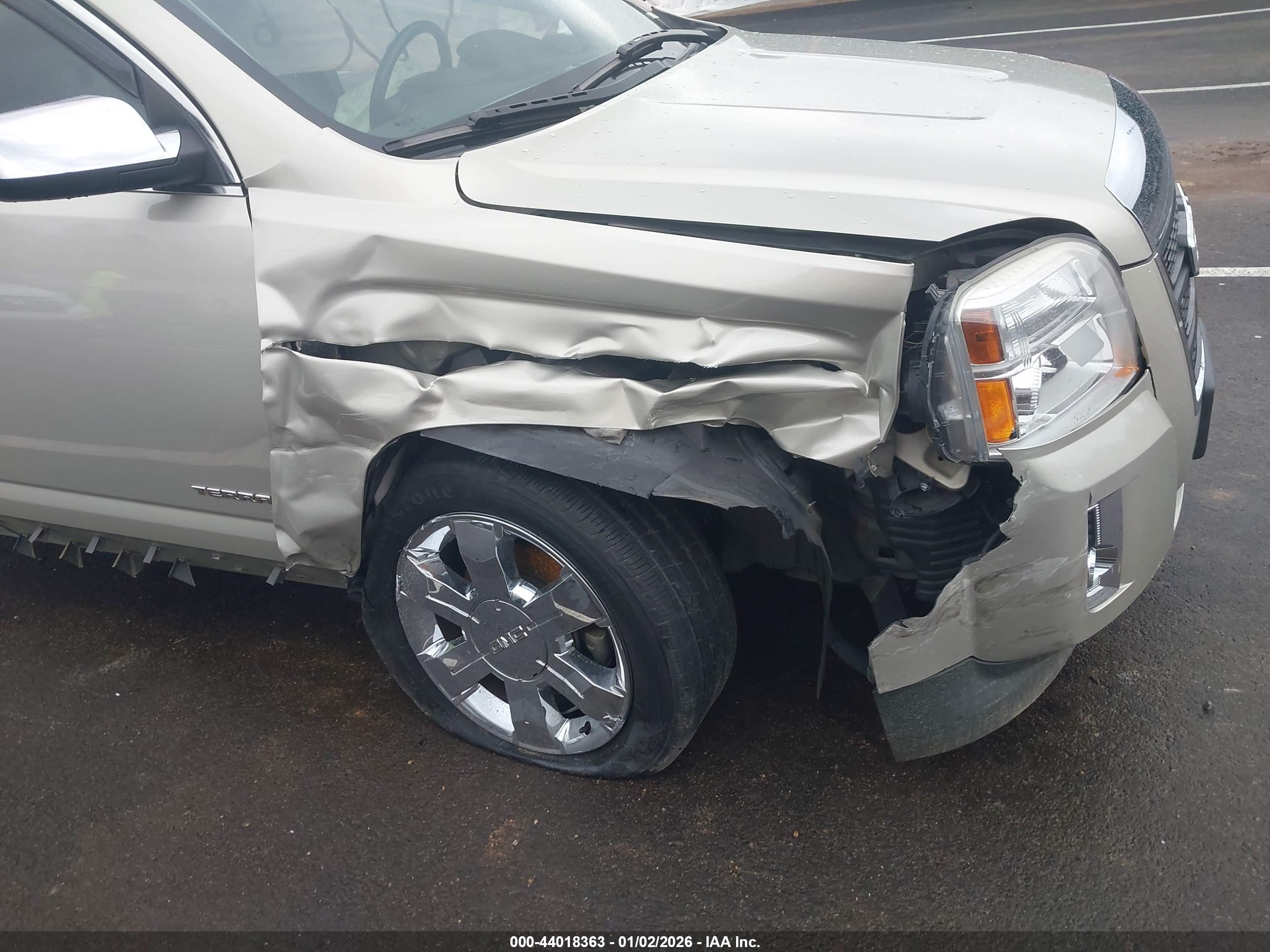 GMC TERRAIN image 6