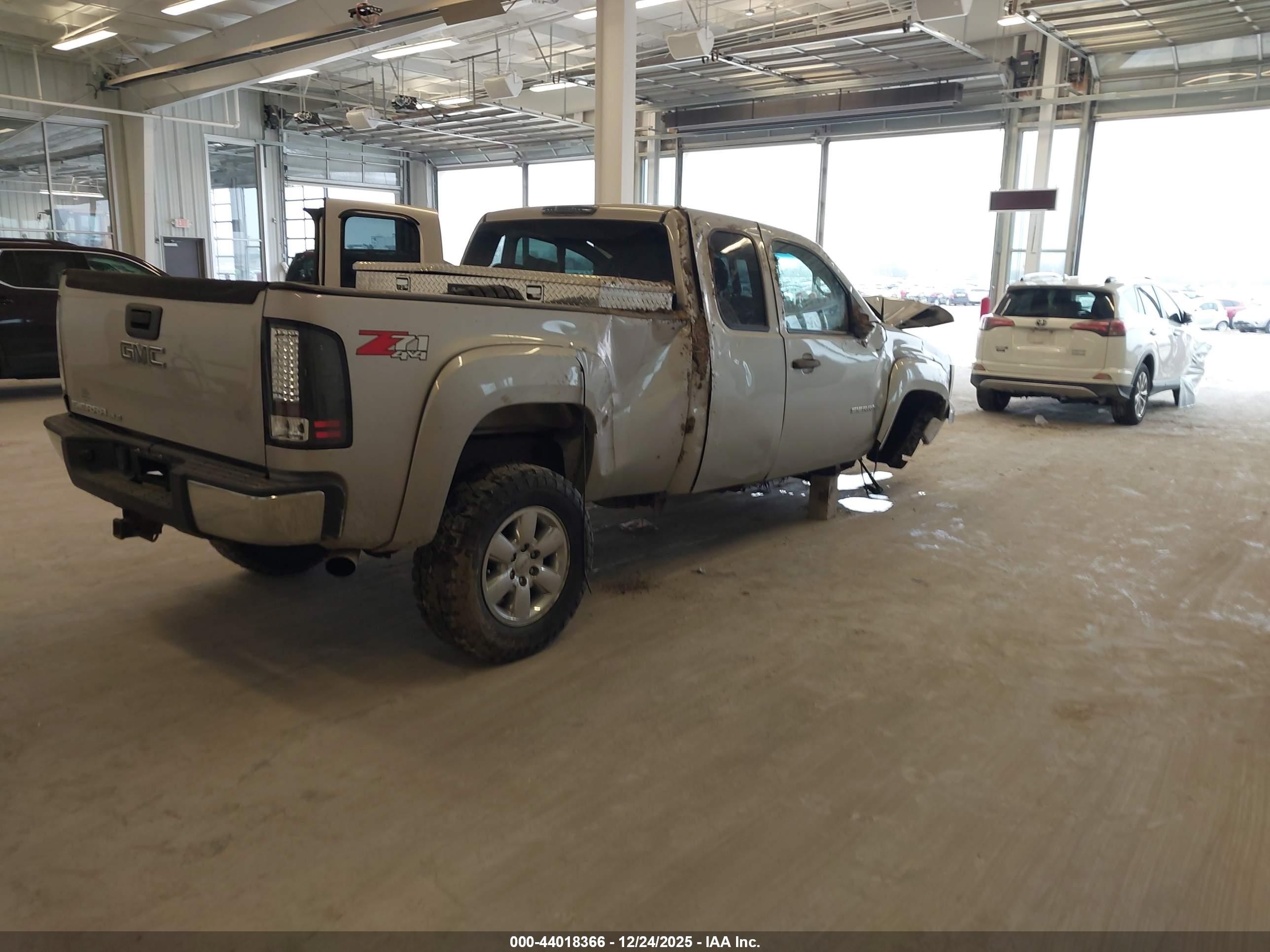 GMC SIERRA image 4
