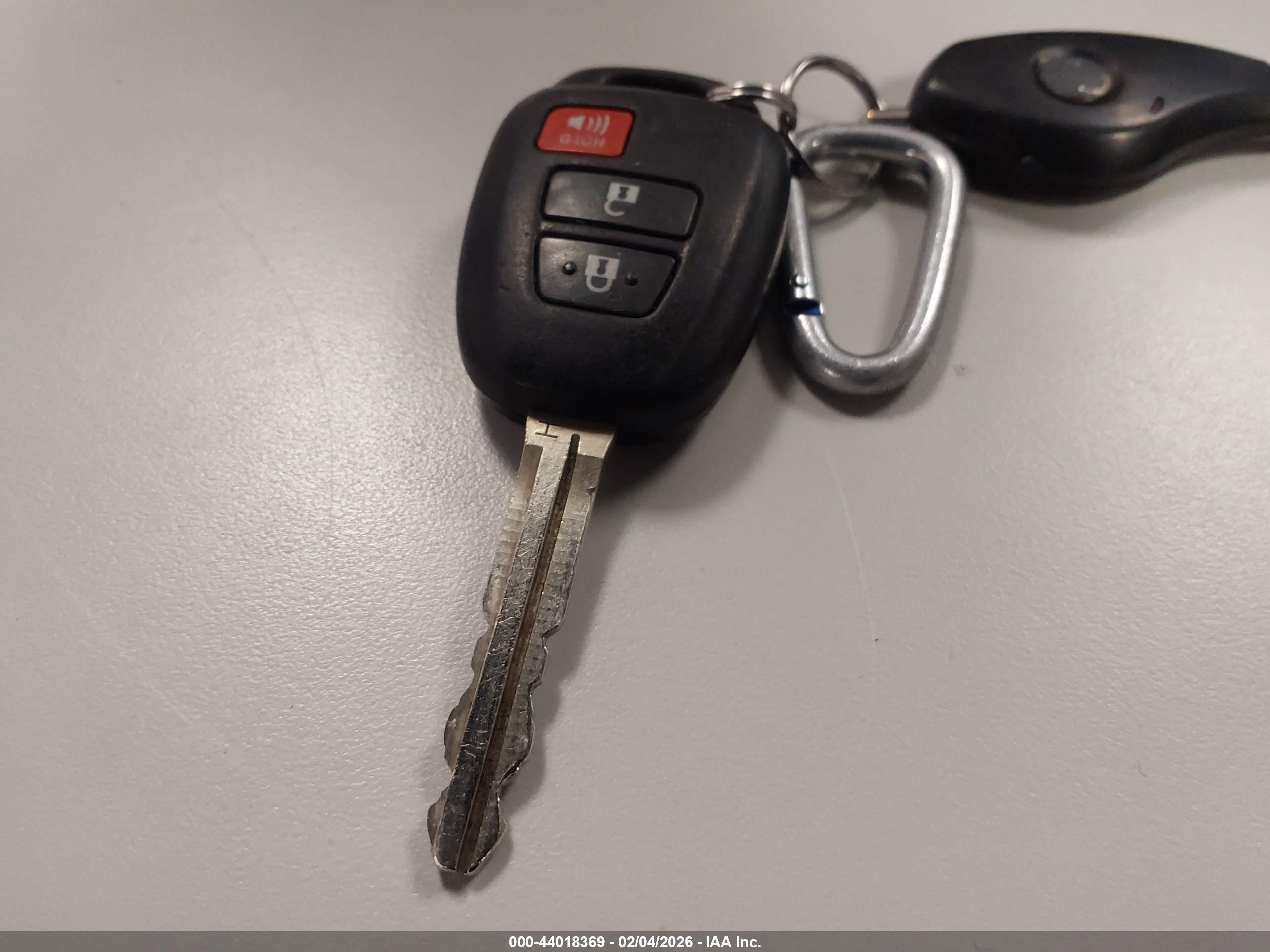 TOYOTA RAV4 image 11
