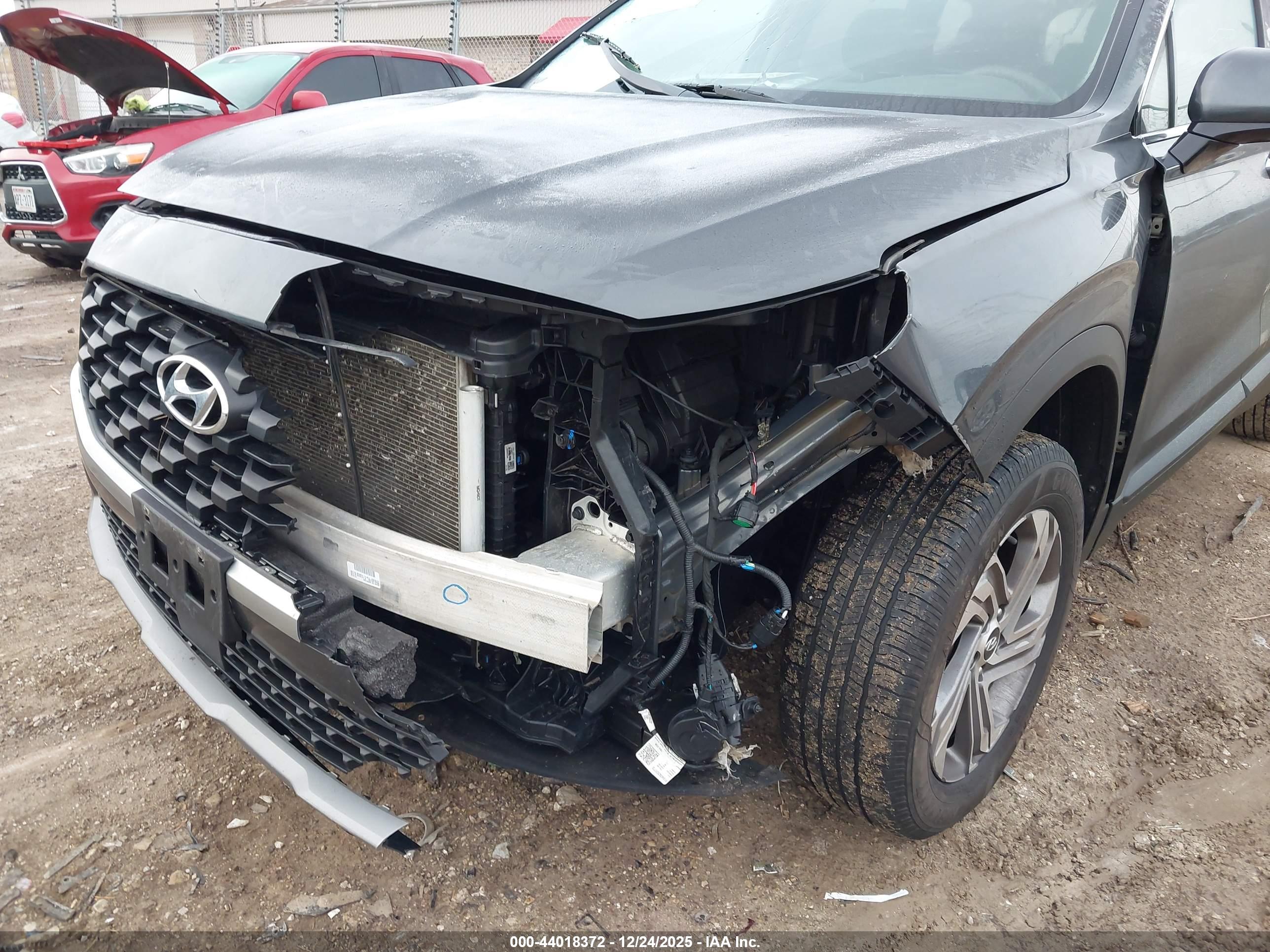 HYUNDAI SANTA image 6