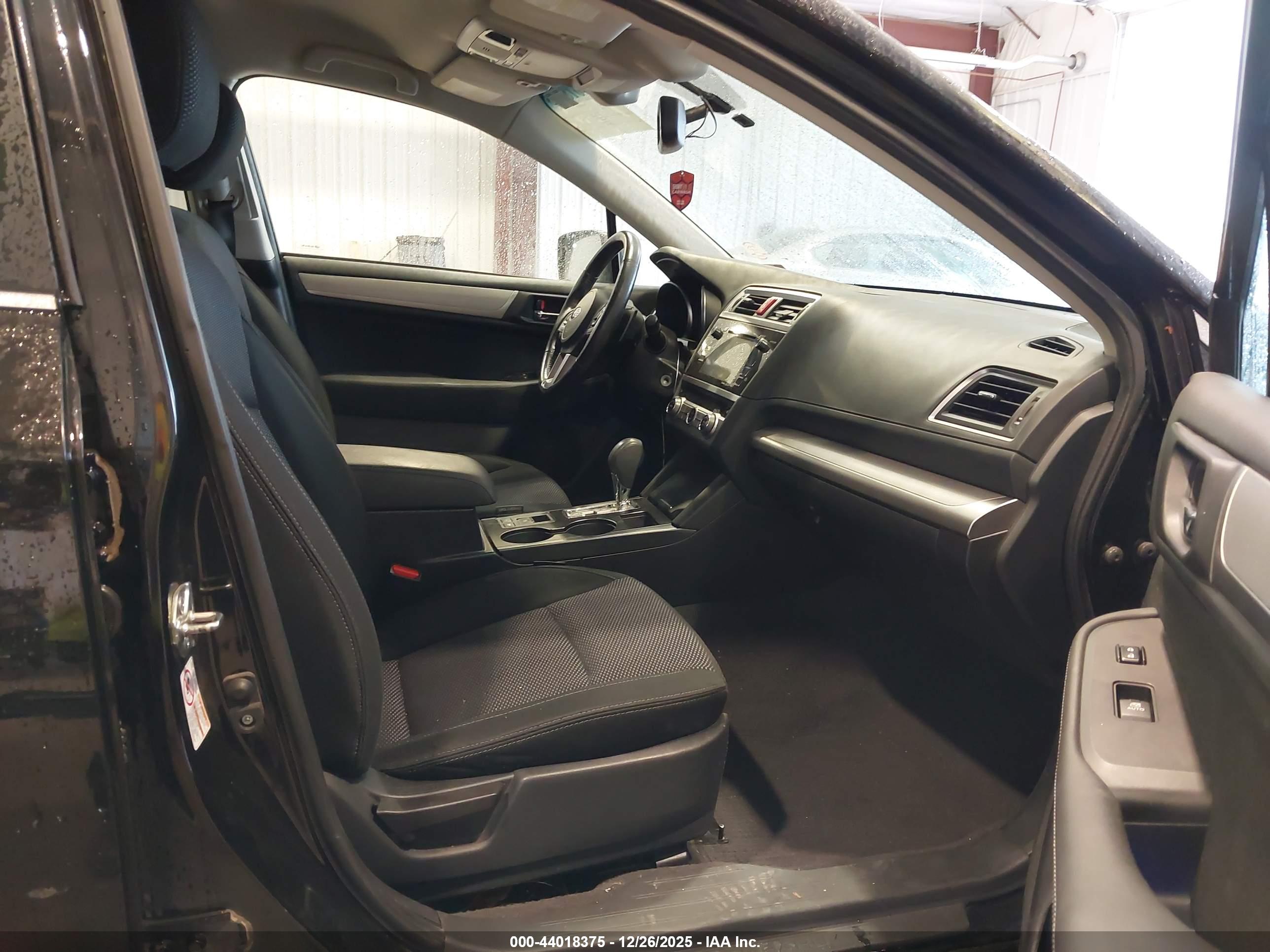 SUBARU OUTBACK image 5
