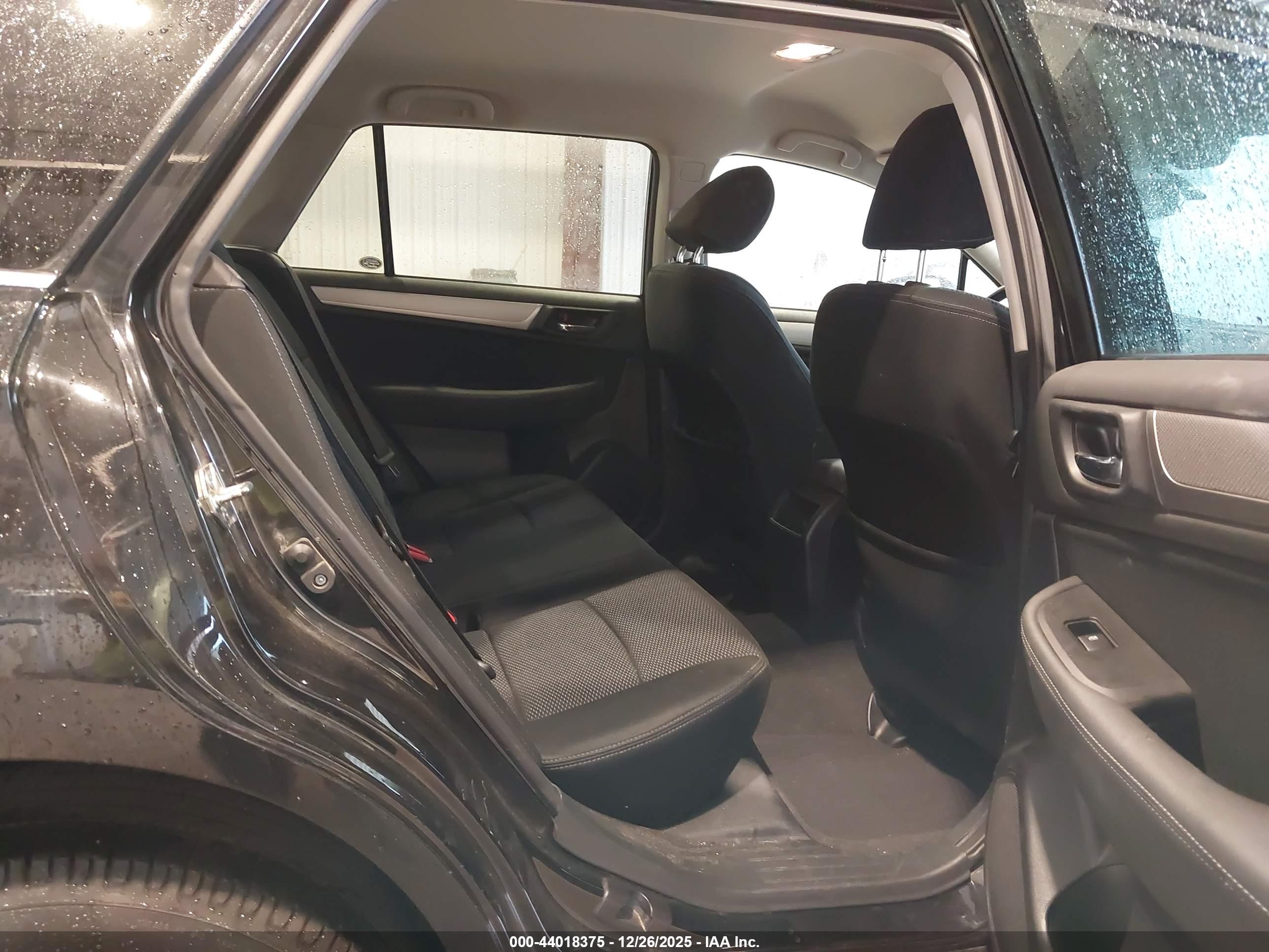 SUBARU OUTBACK image 8