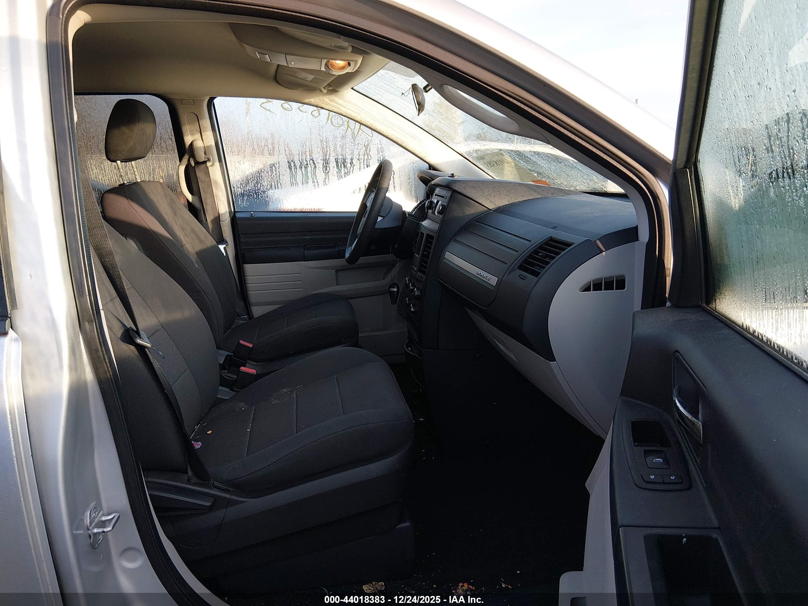DODGE GRAND image 5