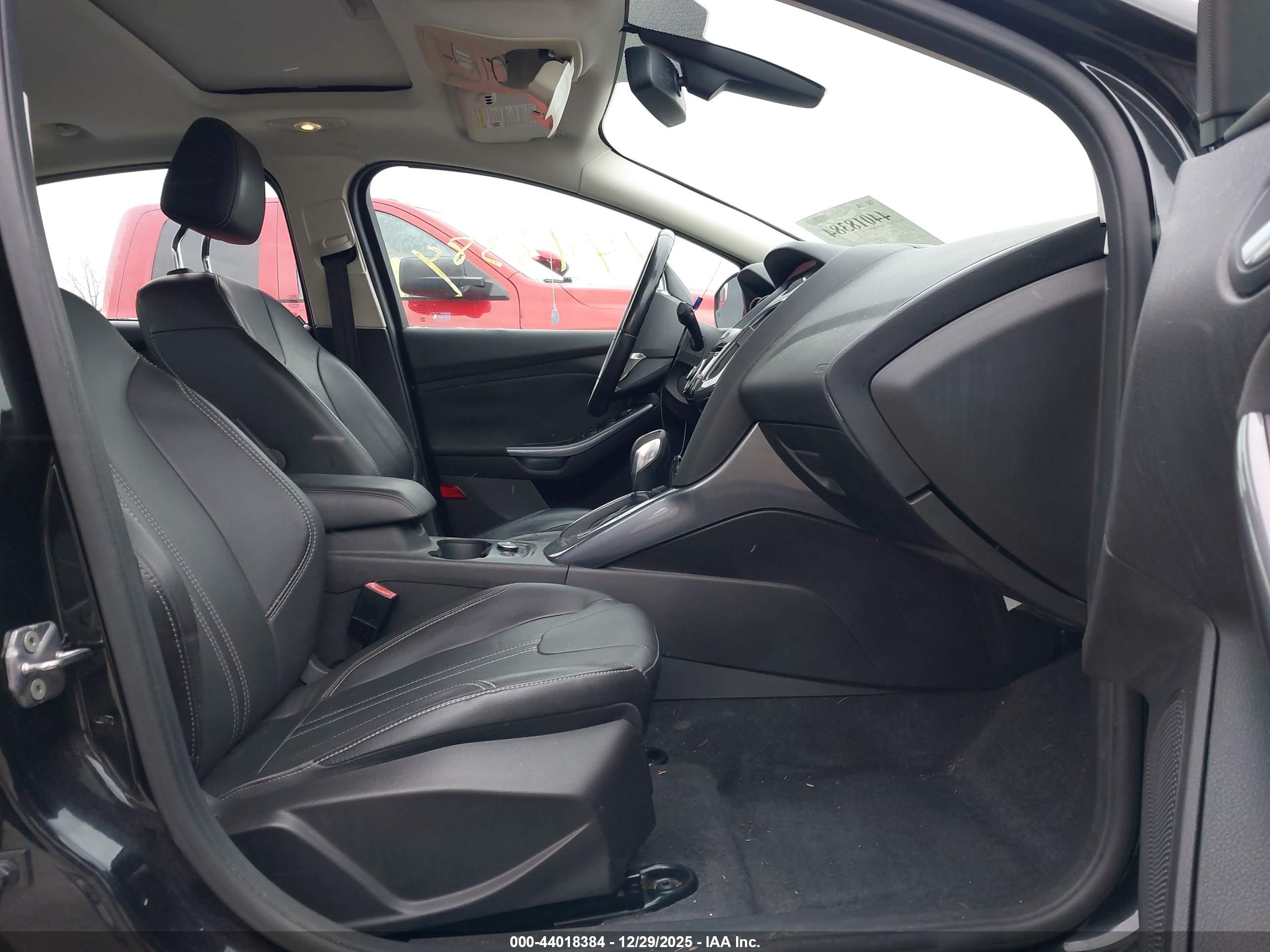 FORD FOCUS image 5