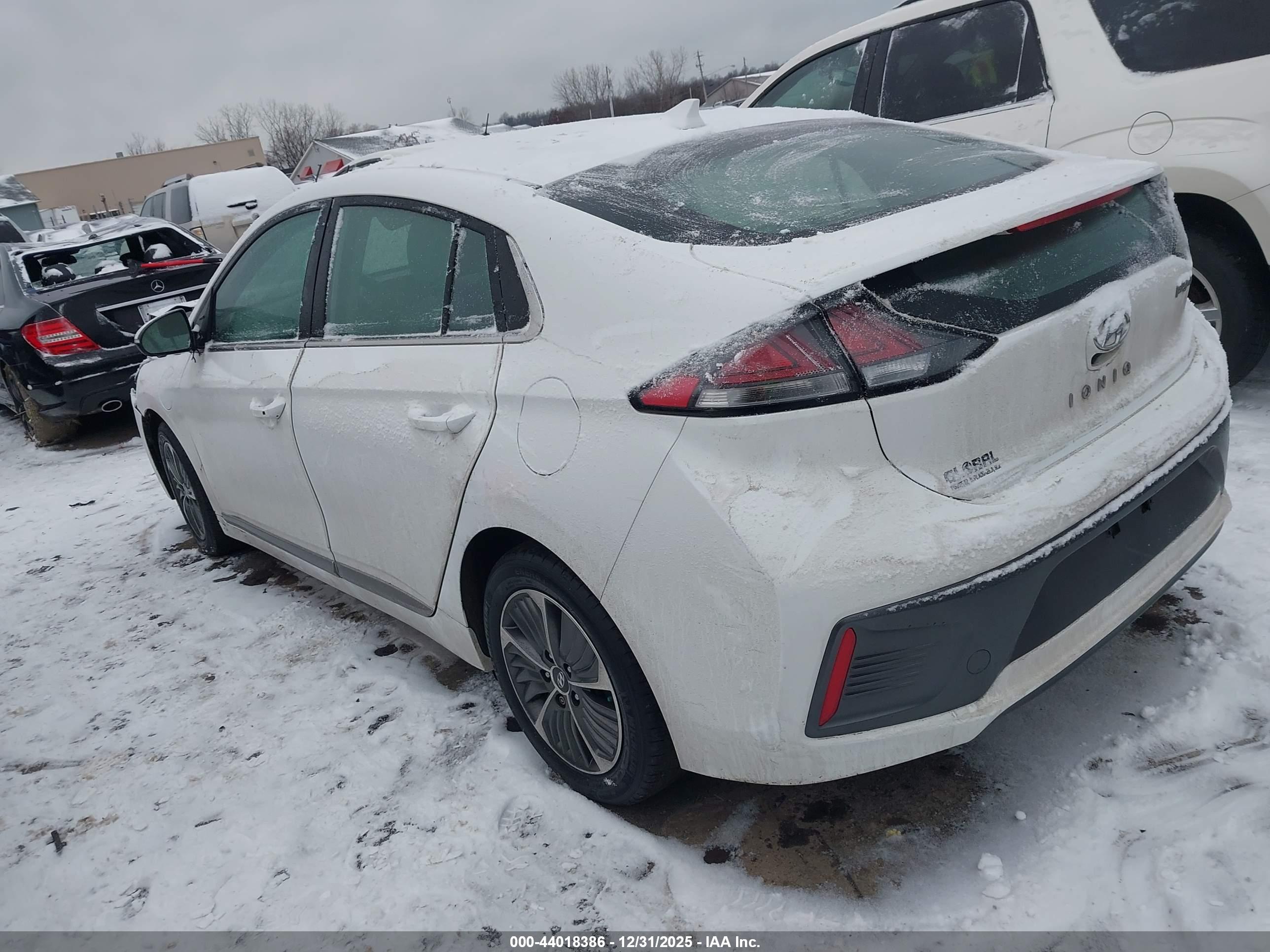 HYUNDAI IONIQ image 3