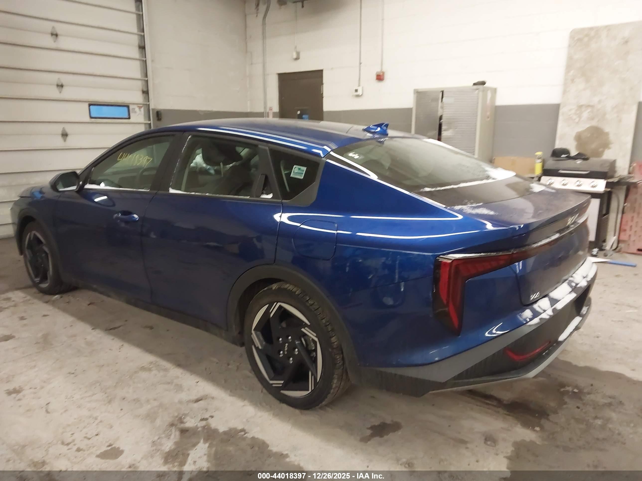 KIA K4 image 3