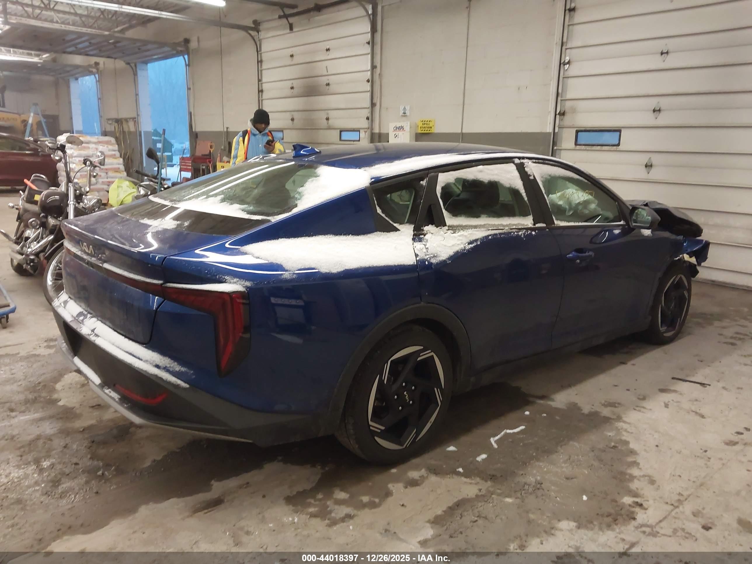 KIA K4 image 4