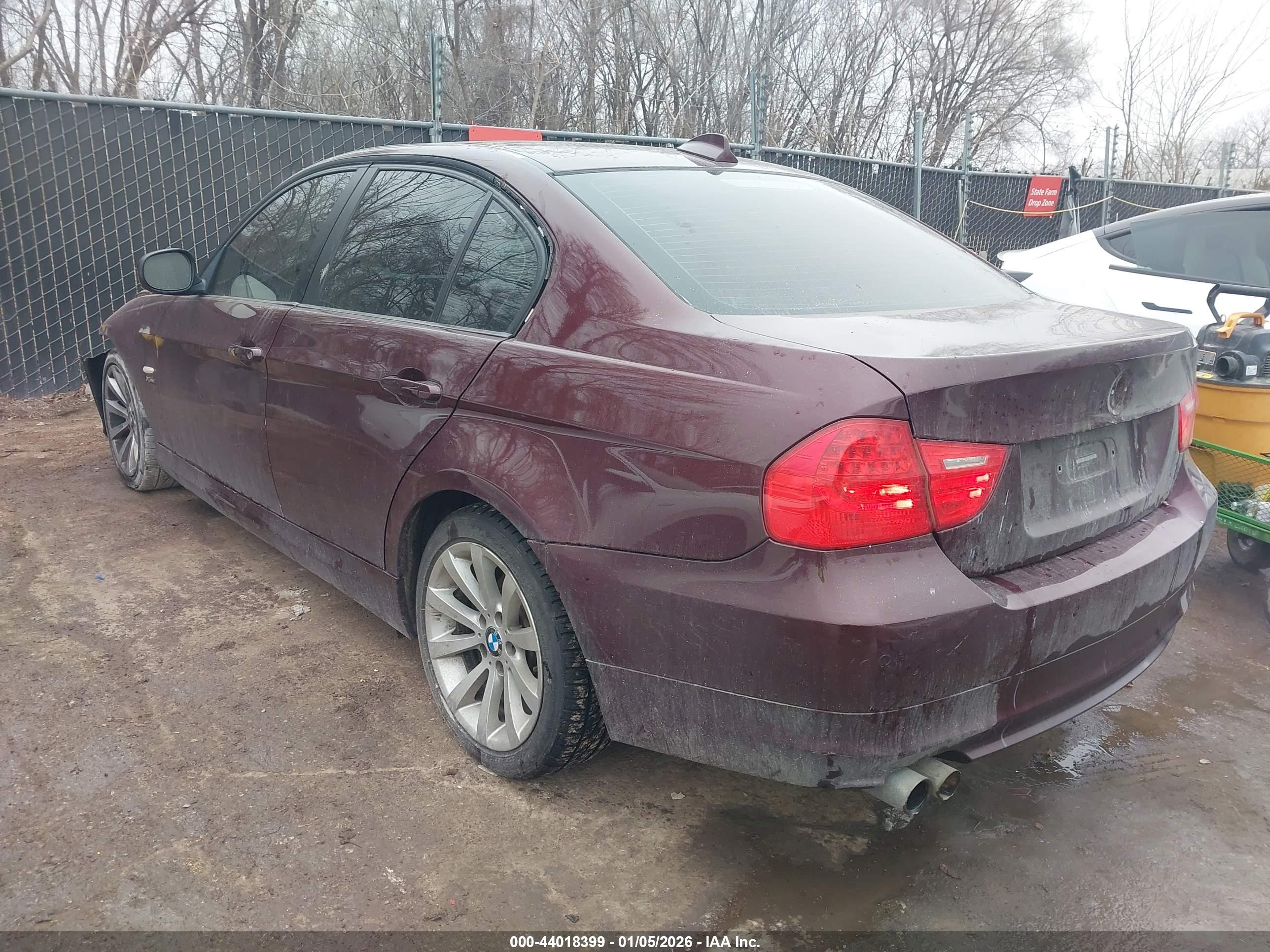 BMW 328I image 3