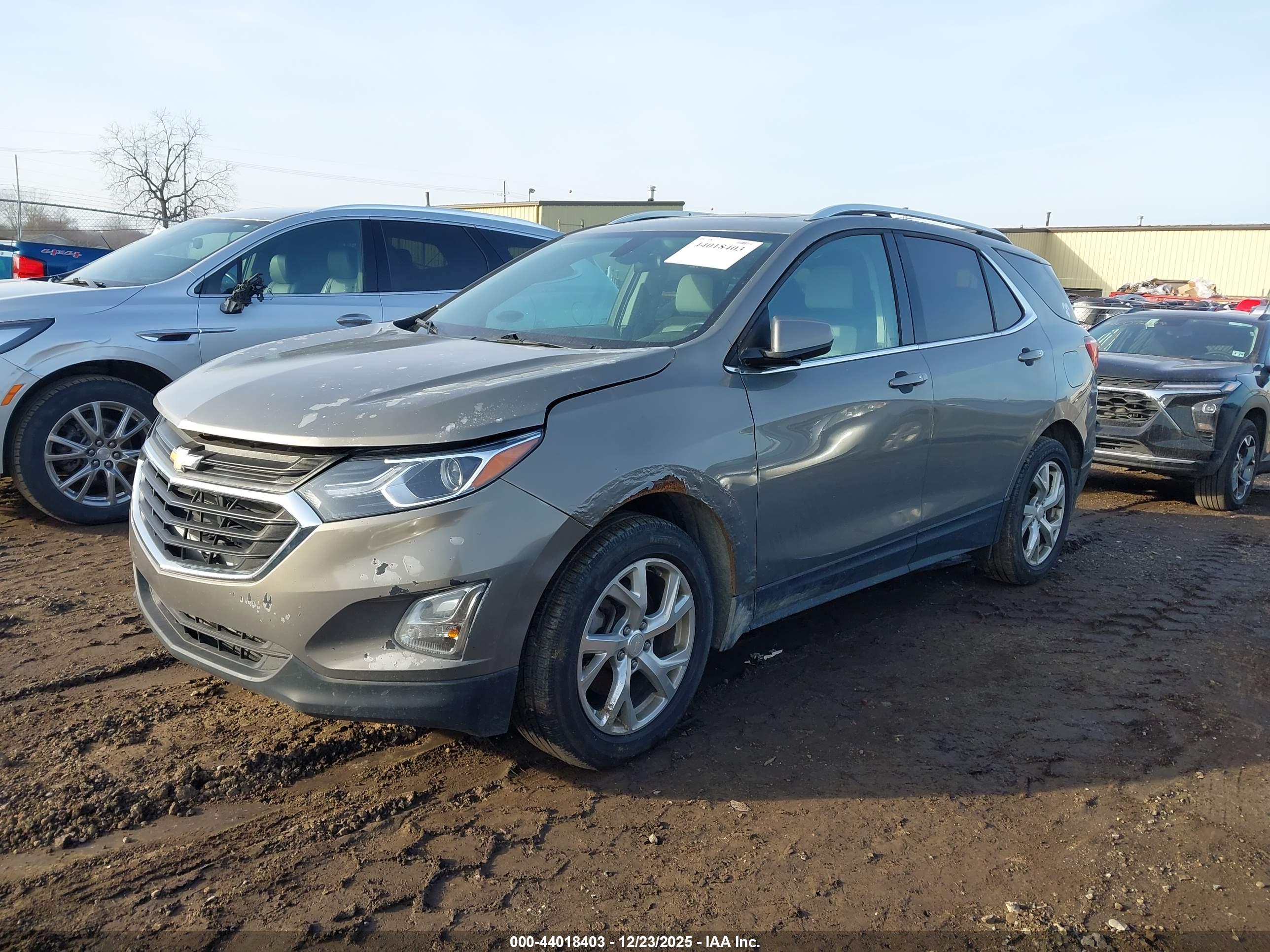 CHEVROLET EQUINOX image 2