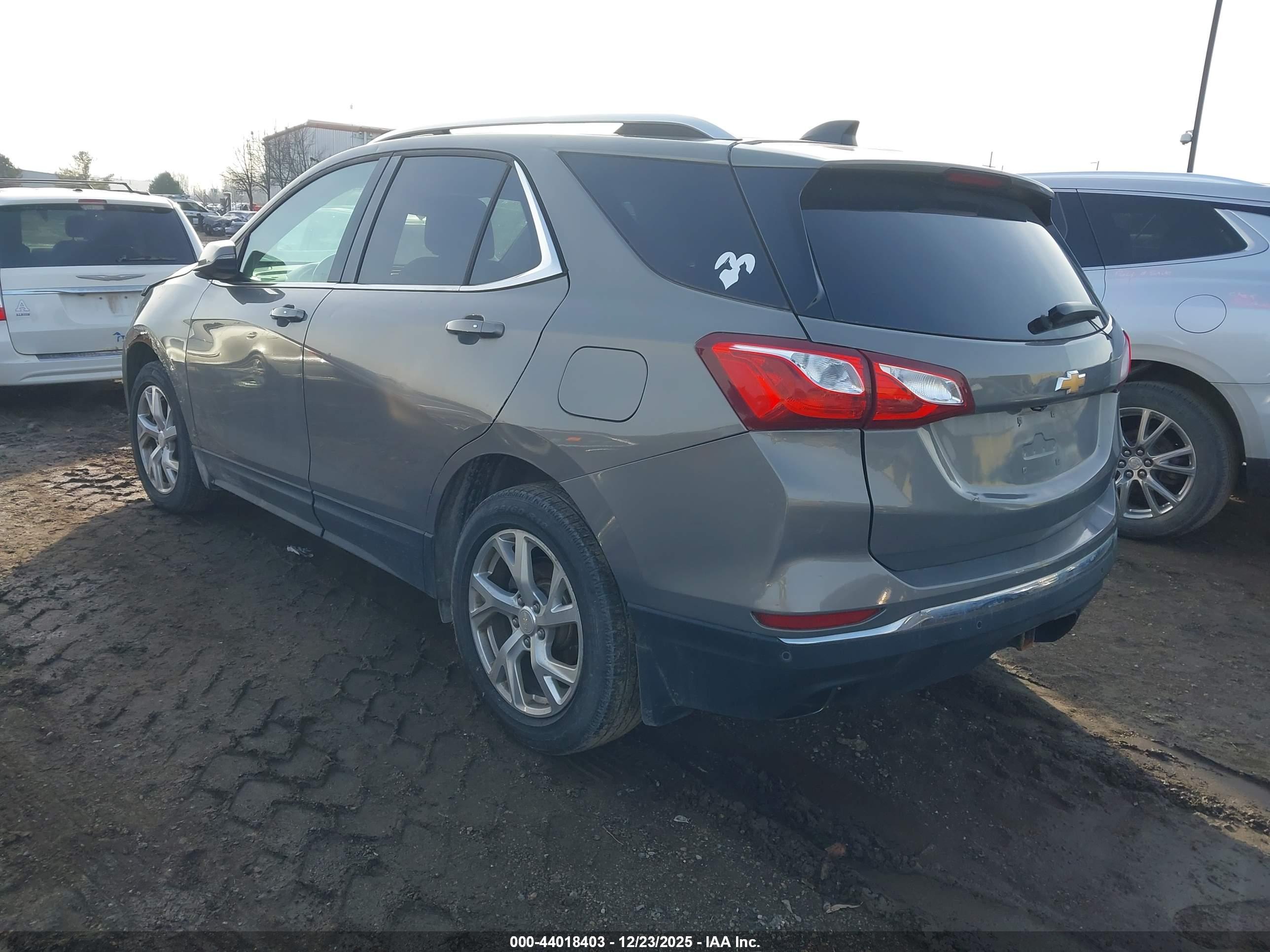 CHEVROLET EQUINOX image 3